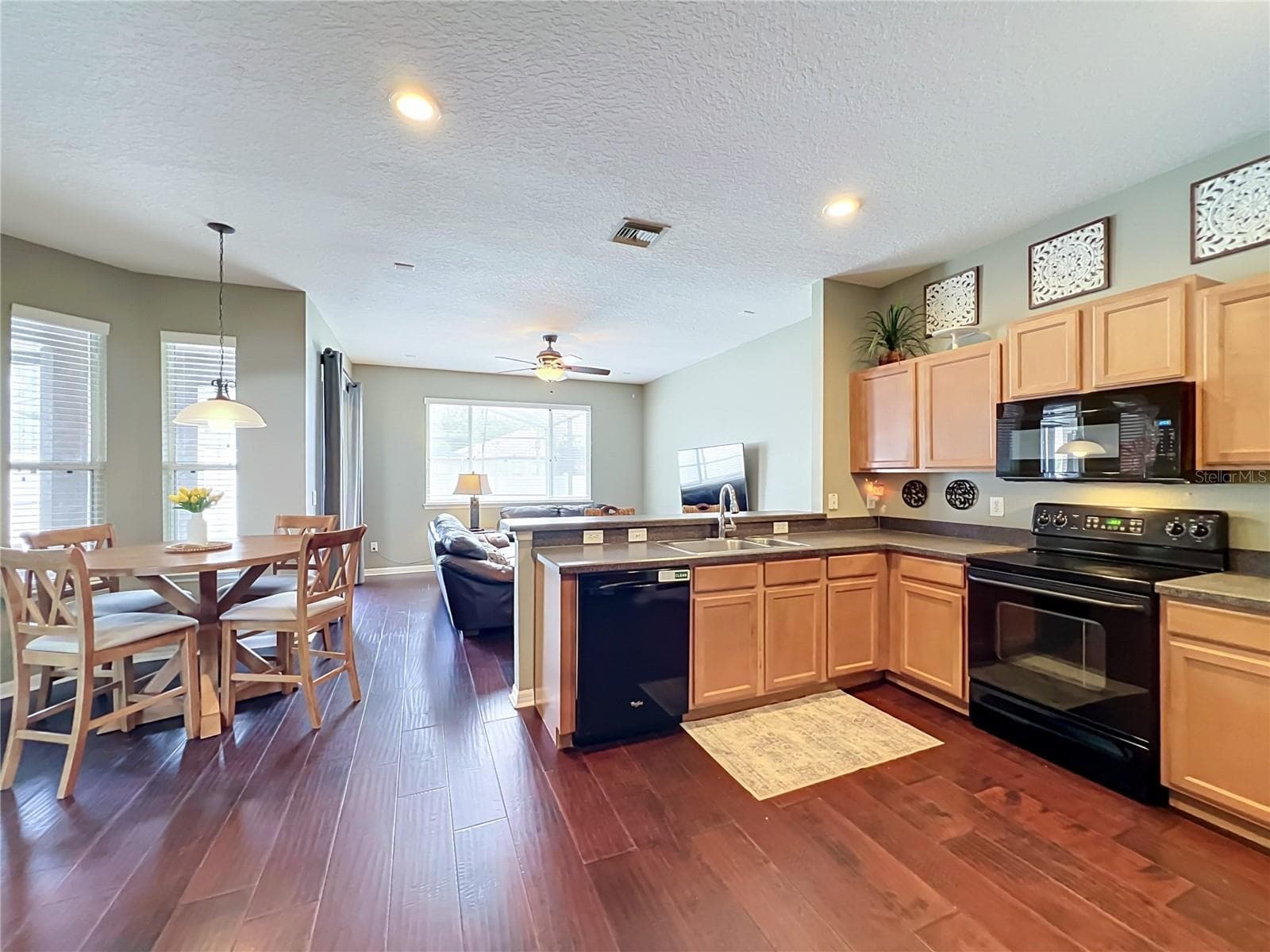 Single Family Residence at 1587 THORNAPPLE LN, SANFORD, photo 16 of 70