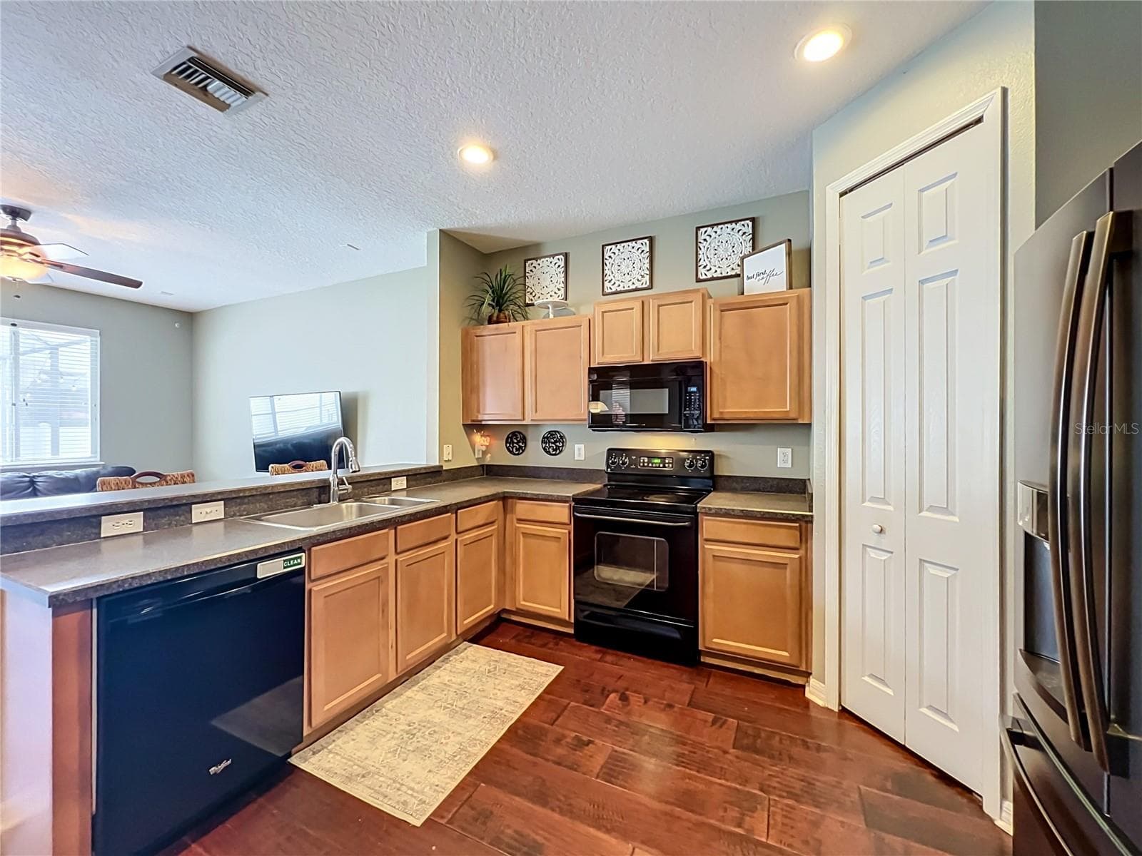 Single Family Residence at 1587 THORNAPPLE LN, SANFORD, photo 17 of 70