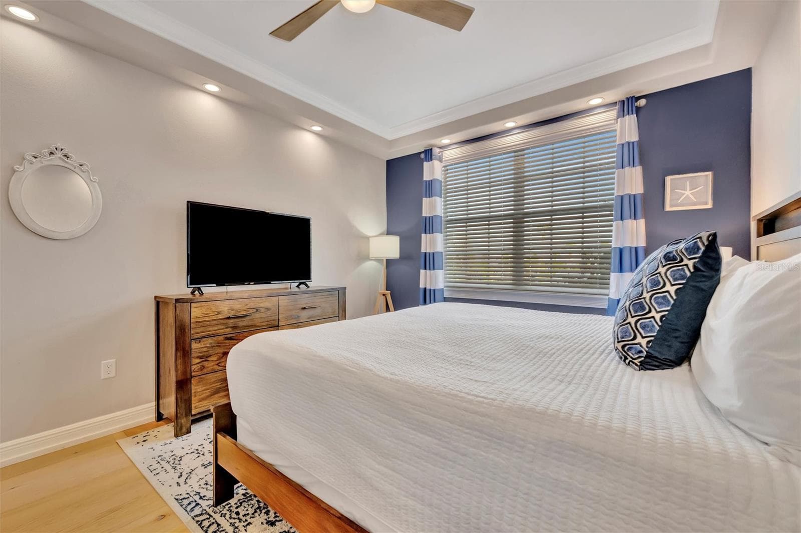 2ND BEDROOM - 303 58TH ST, HOLMES BEACH
