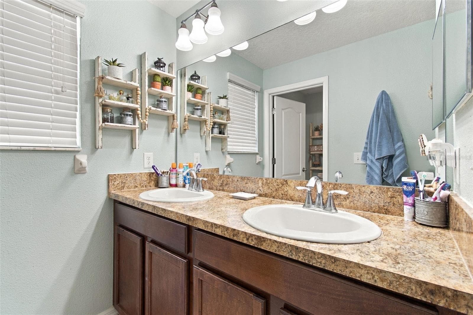Single Family Residence at 12623 DRAKEFIELD DR, SPRING HILL, photo 27 of 44