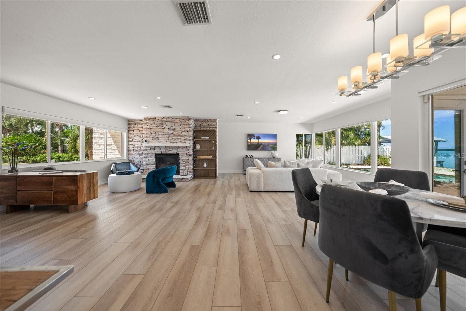 Single Family Residence at 1854 VENETIAN POINT DR, CLEARWATER, photo 9 of 28
