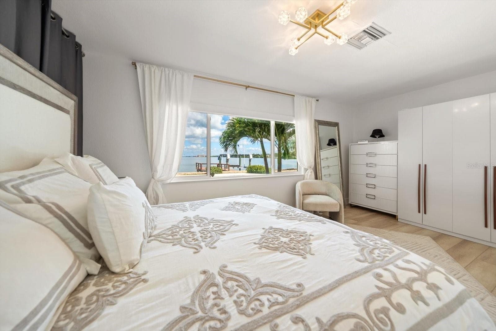 Single Family Residence at 1854 VENETIAN POINT DR, CLEARWATER, photo 13 of 28