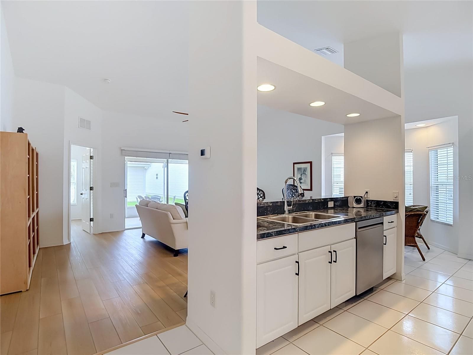 Open Floor Plan - 572 SALMON CT, OLDSMAR