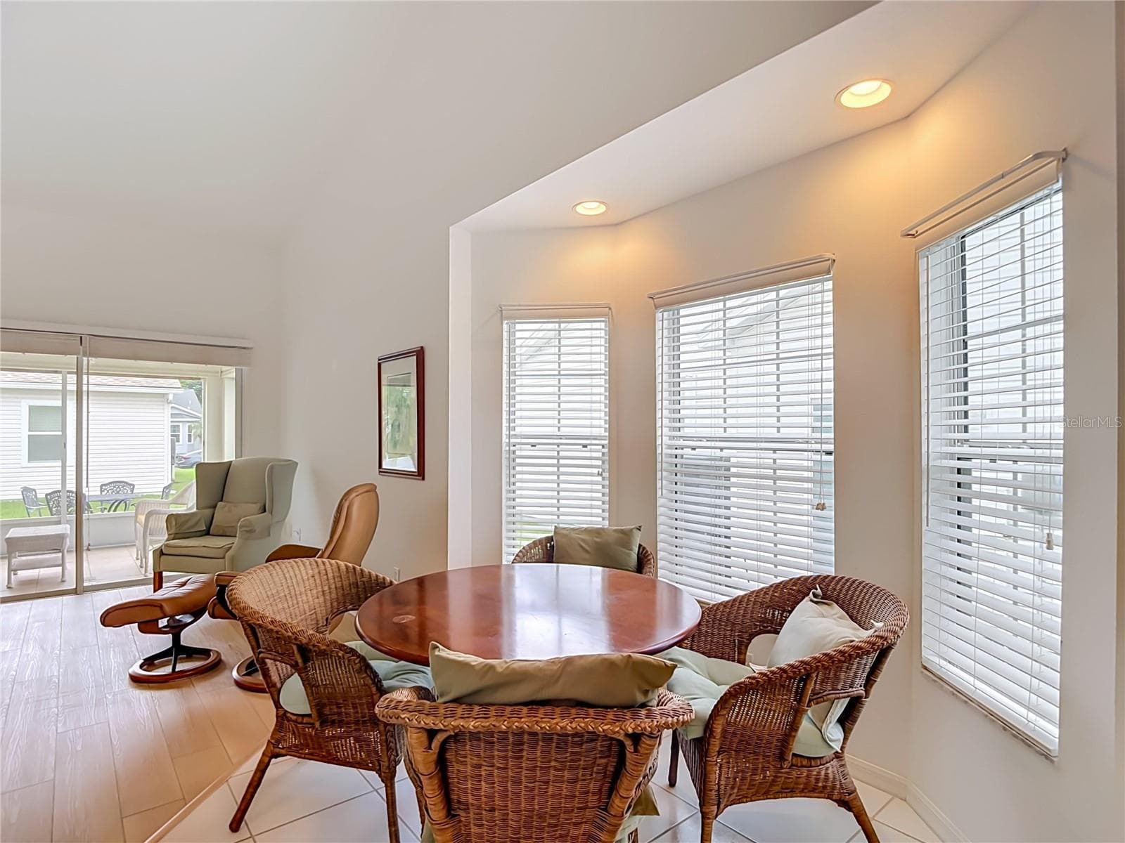 Eating Area - 572 SALMON CT, OLDSMAR