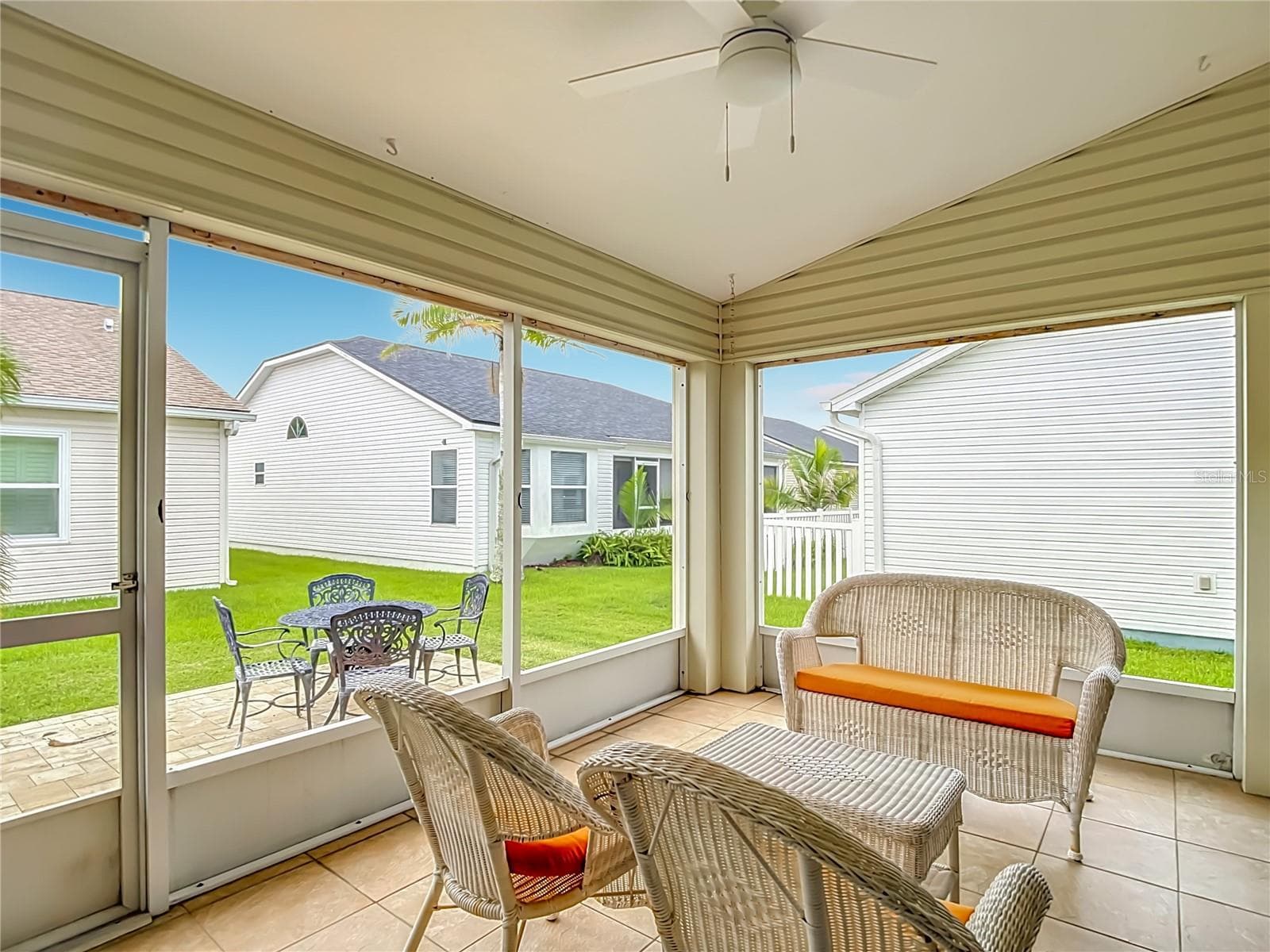 Outdoor Living Space - 572 SALMON CT, OLDSMAR