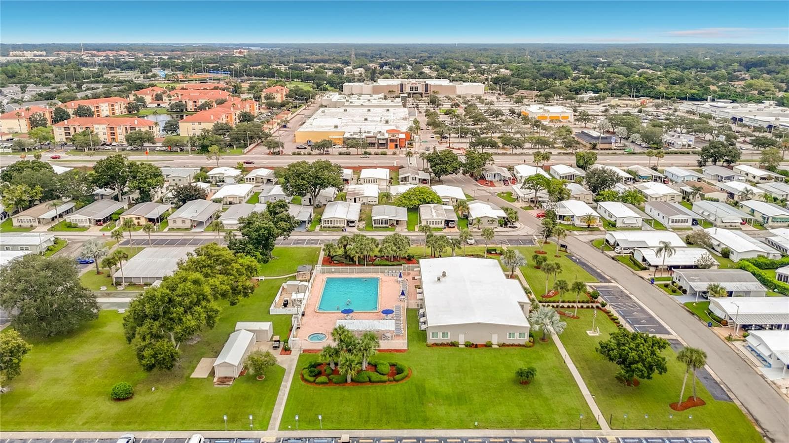 Aerial View North - Community Amenities - 572 SALMON CT, OLDSMAR