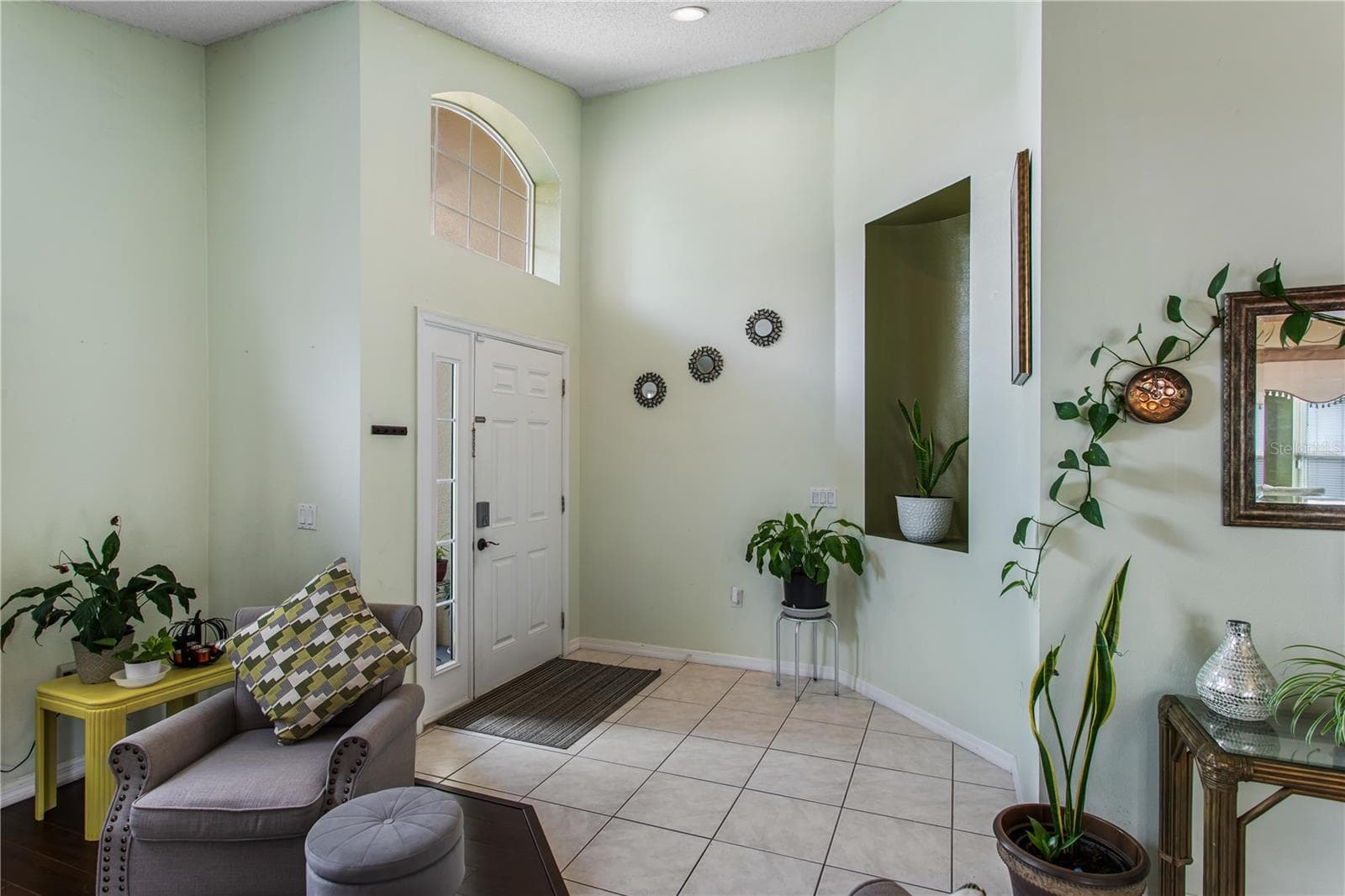 Single Family Residence at 5737 LAKE CHAMPLAIN DR, ORLANDO, photo 3 of 28