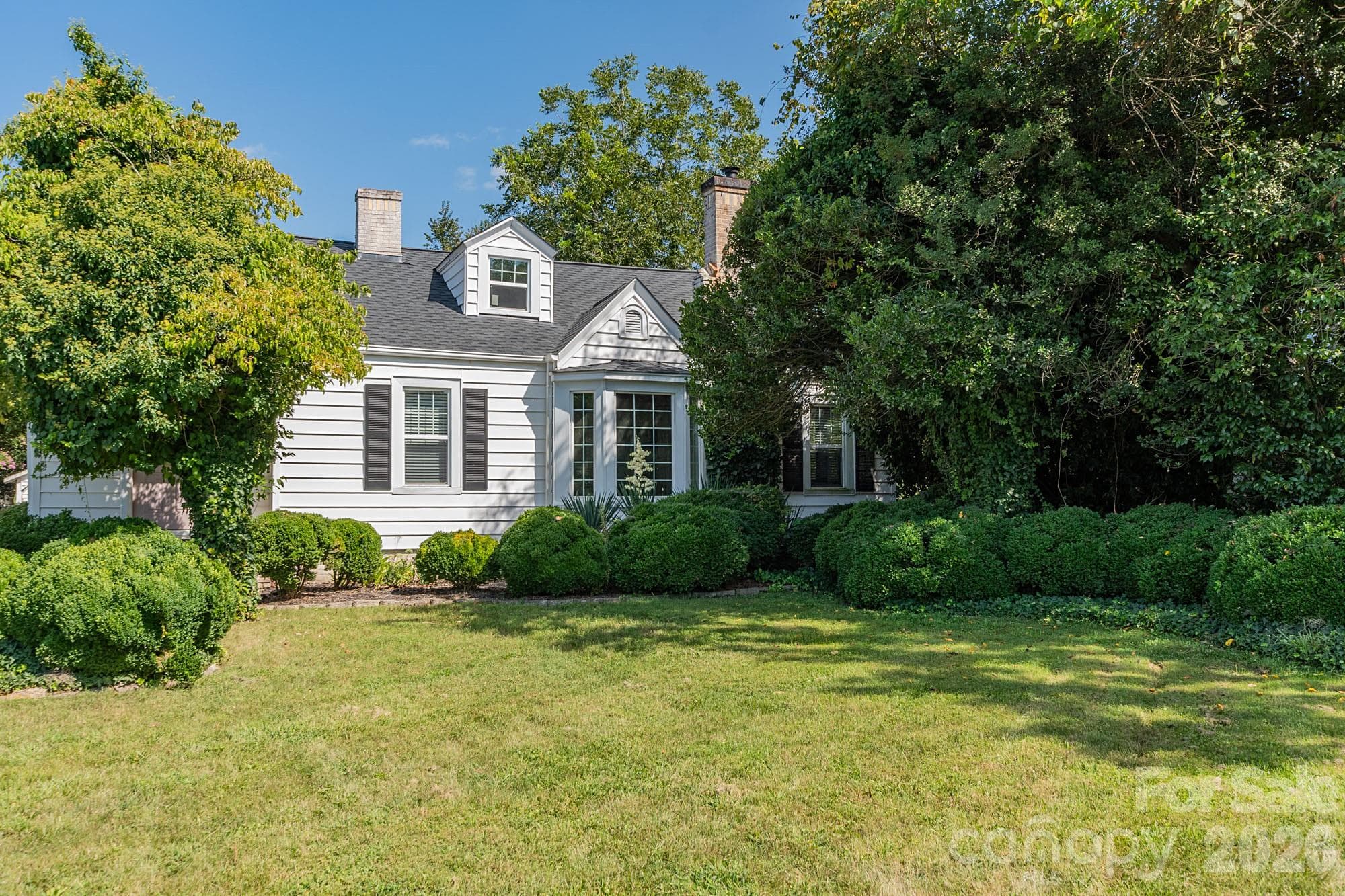 Single Family Residence at 403 Fairview Drive, Lexington, photo 2 of 33