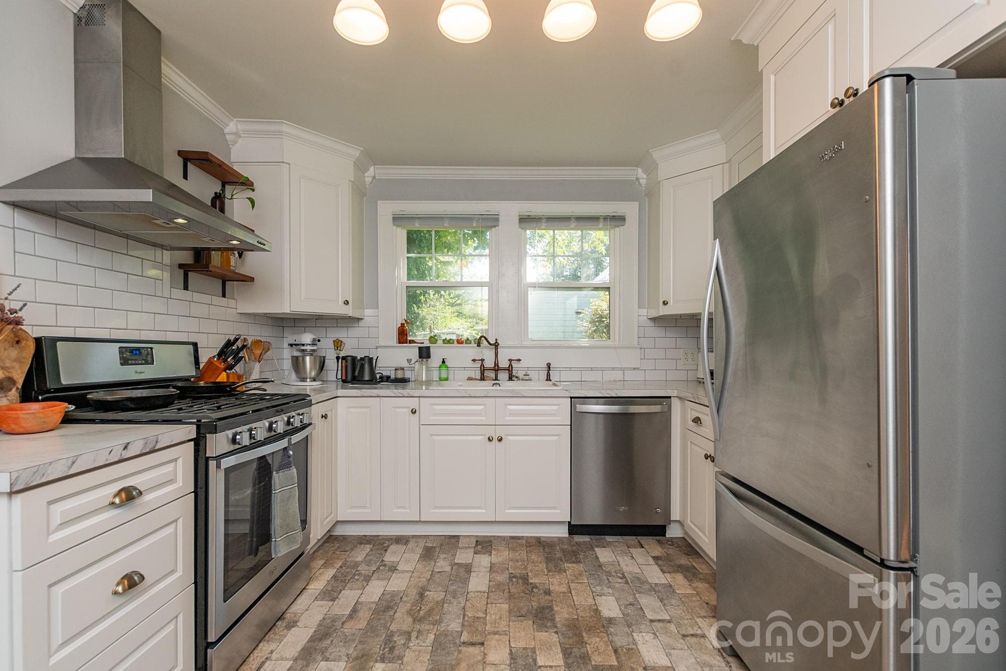 Single Family Residence at 403 Fairview Drive, Lexington, photo 12 of 33