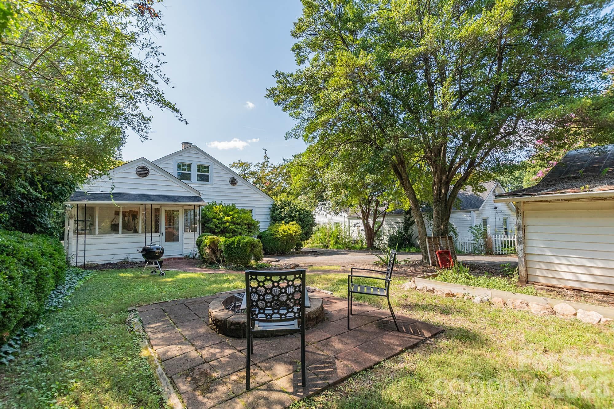 Single Family Residence at 403 Fairview Drive, Lexington, photo 29 of 33