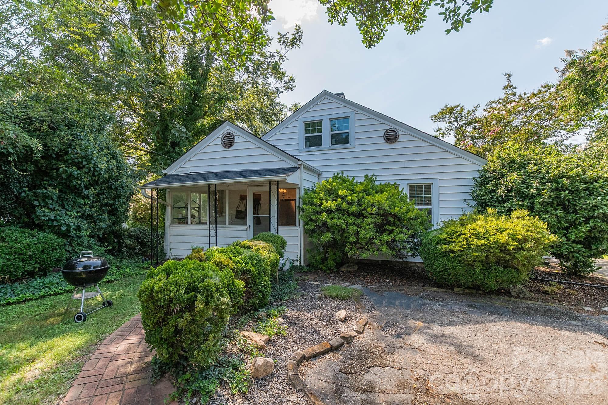 Single Family Residence at 403 Fairview Drive, Lexington, photo 32 of 33