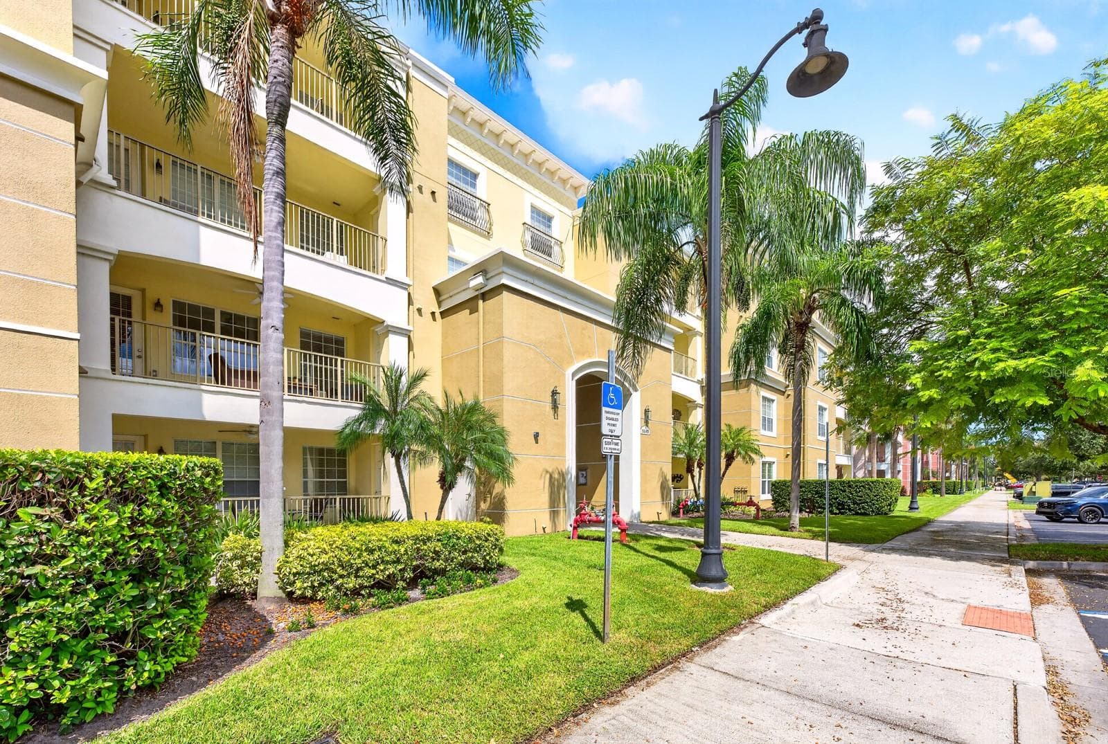 Nicely landscaped, well-kept resort community. - 5049 SHOREWAY LOOP #1-201, ORLANDO
