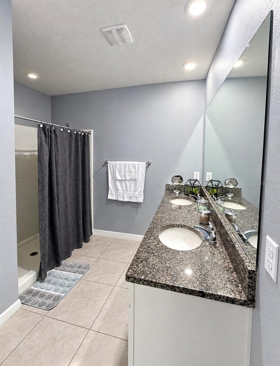 Single Family Residence at 635 AUTUMN STREAM DR, AUBURNDALE, photo 21 of 26