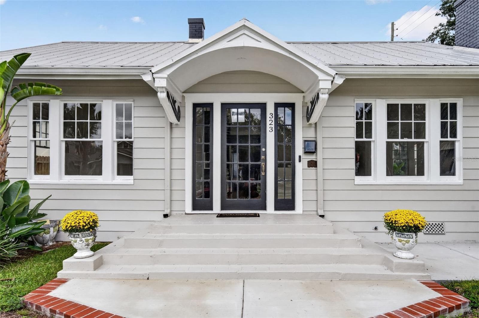 Front Porch - 323 E AMELIA ST, ORLANDO