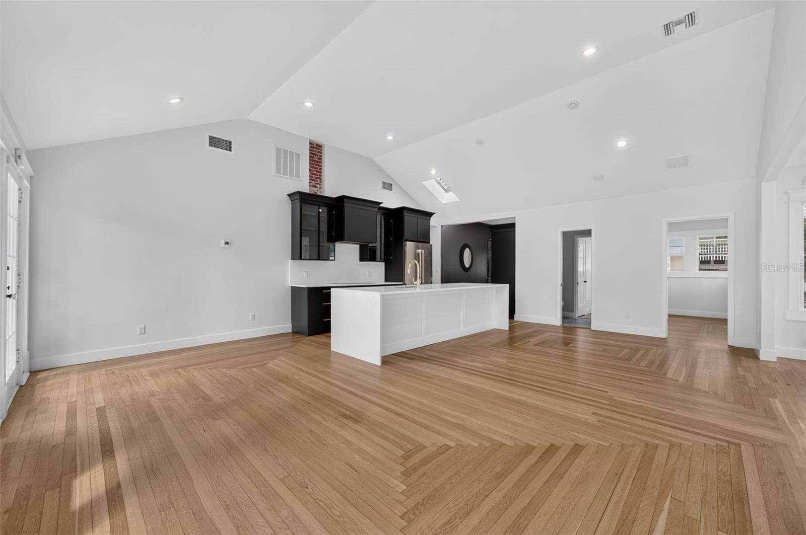 Family room - 323 E AMELIA ST, ORLANDO