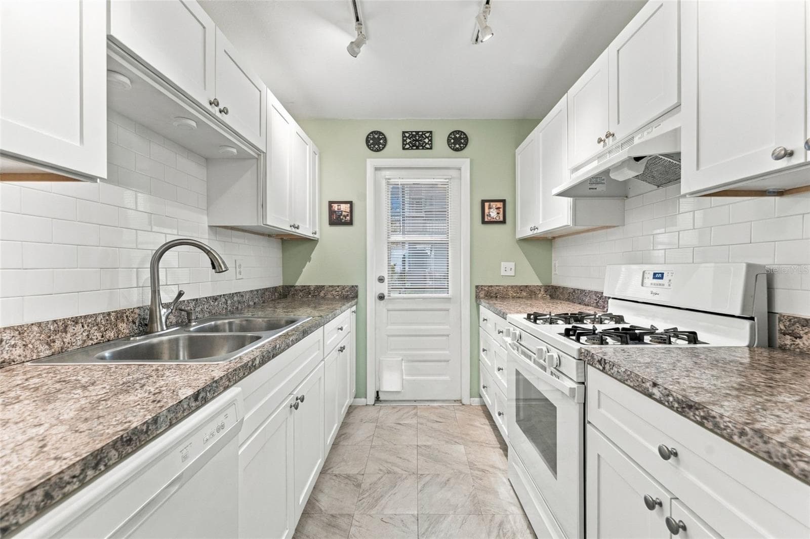 Condominium at 5971 TERRACE PARK DR N #108, ST PETERSBURG, photo 6 of 19