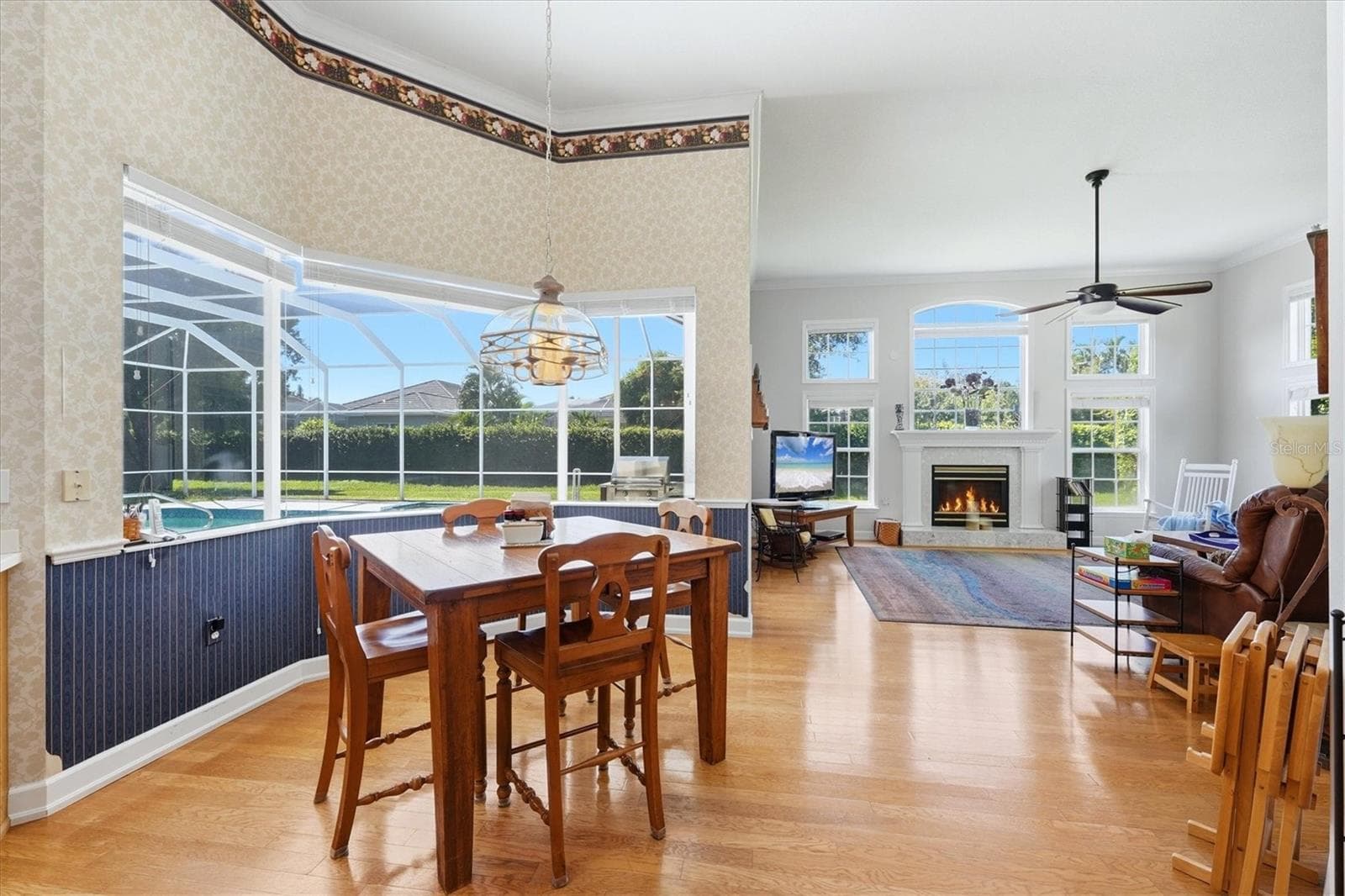 Breakfast nook - 2012 NW 84TH STREET CIR, BRADENTON