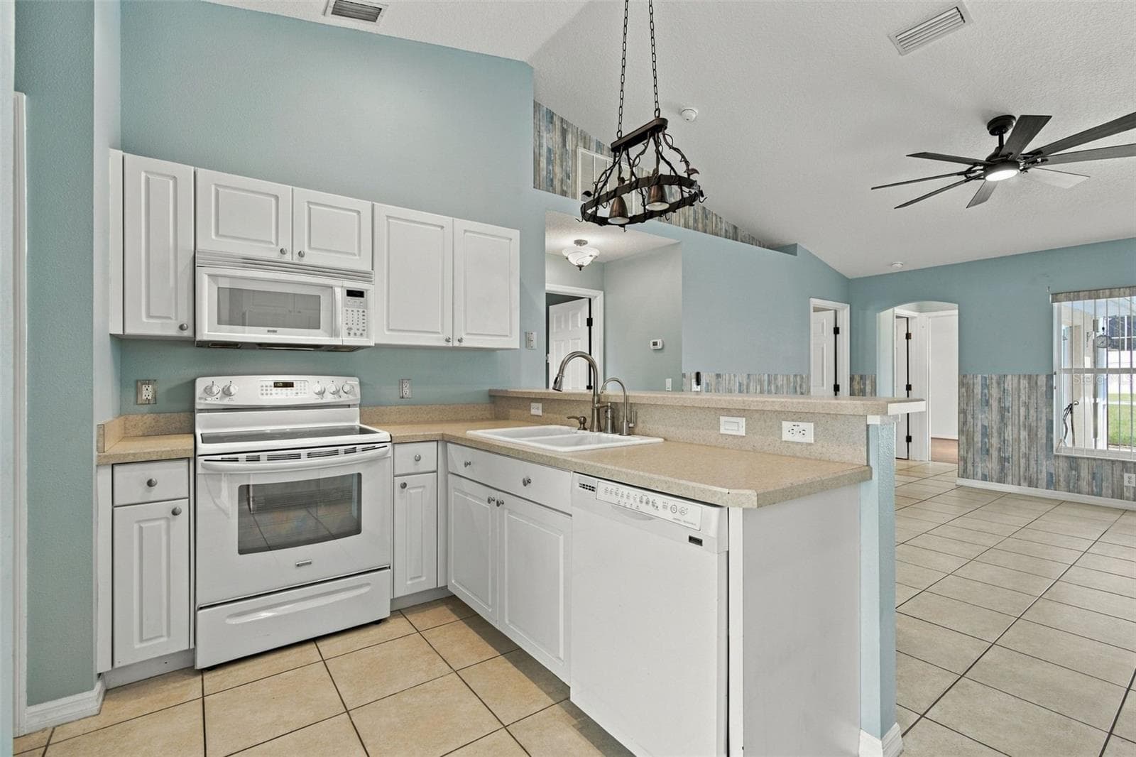 Single Family Residence at 1298 N TIMUCUAN TRL, INVERNESS, photo 8 of 46