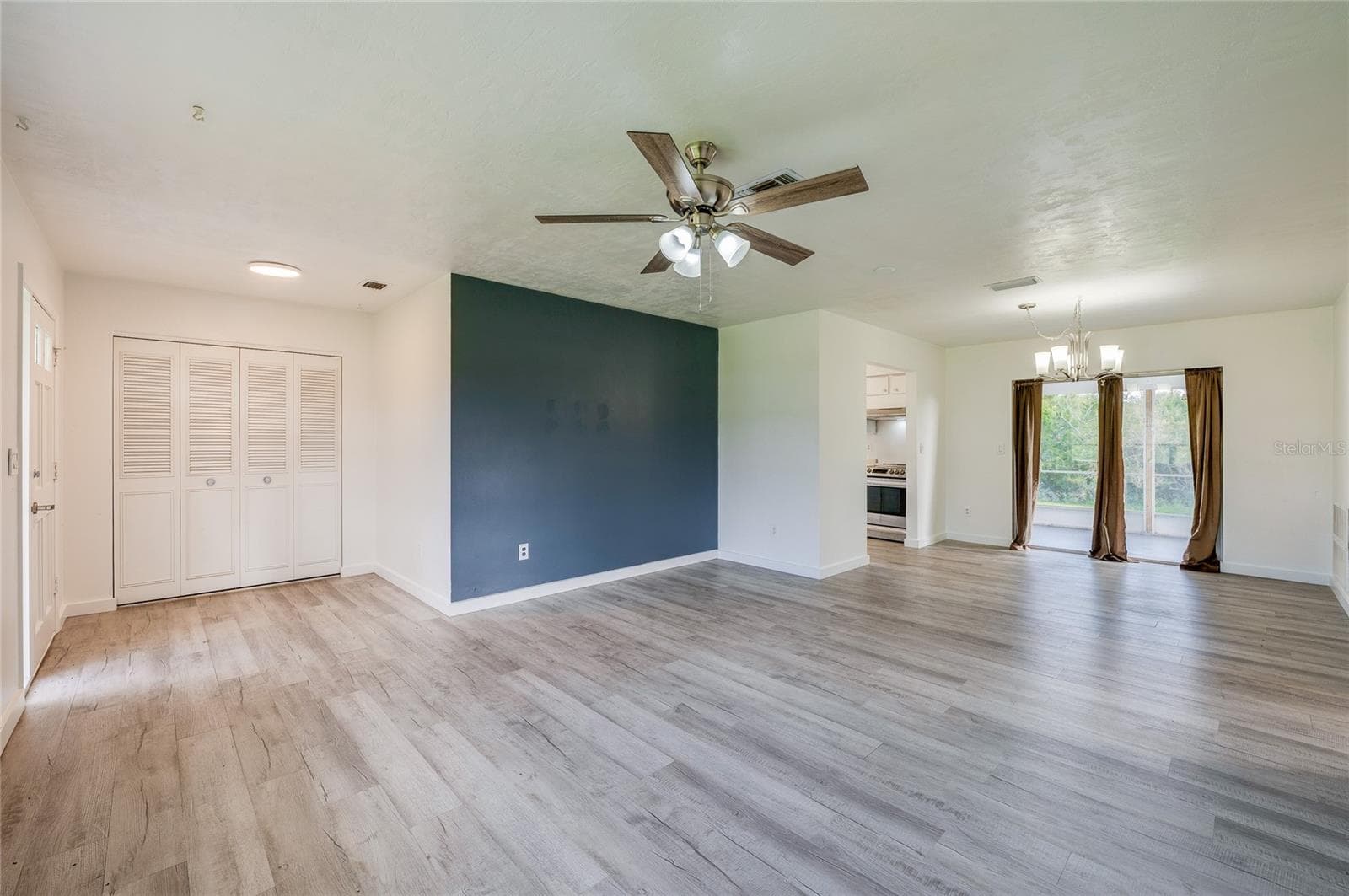Single Family Residence at 971 N WAYCROSS CIR, DELTONA, photo 2 of 37