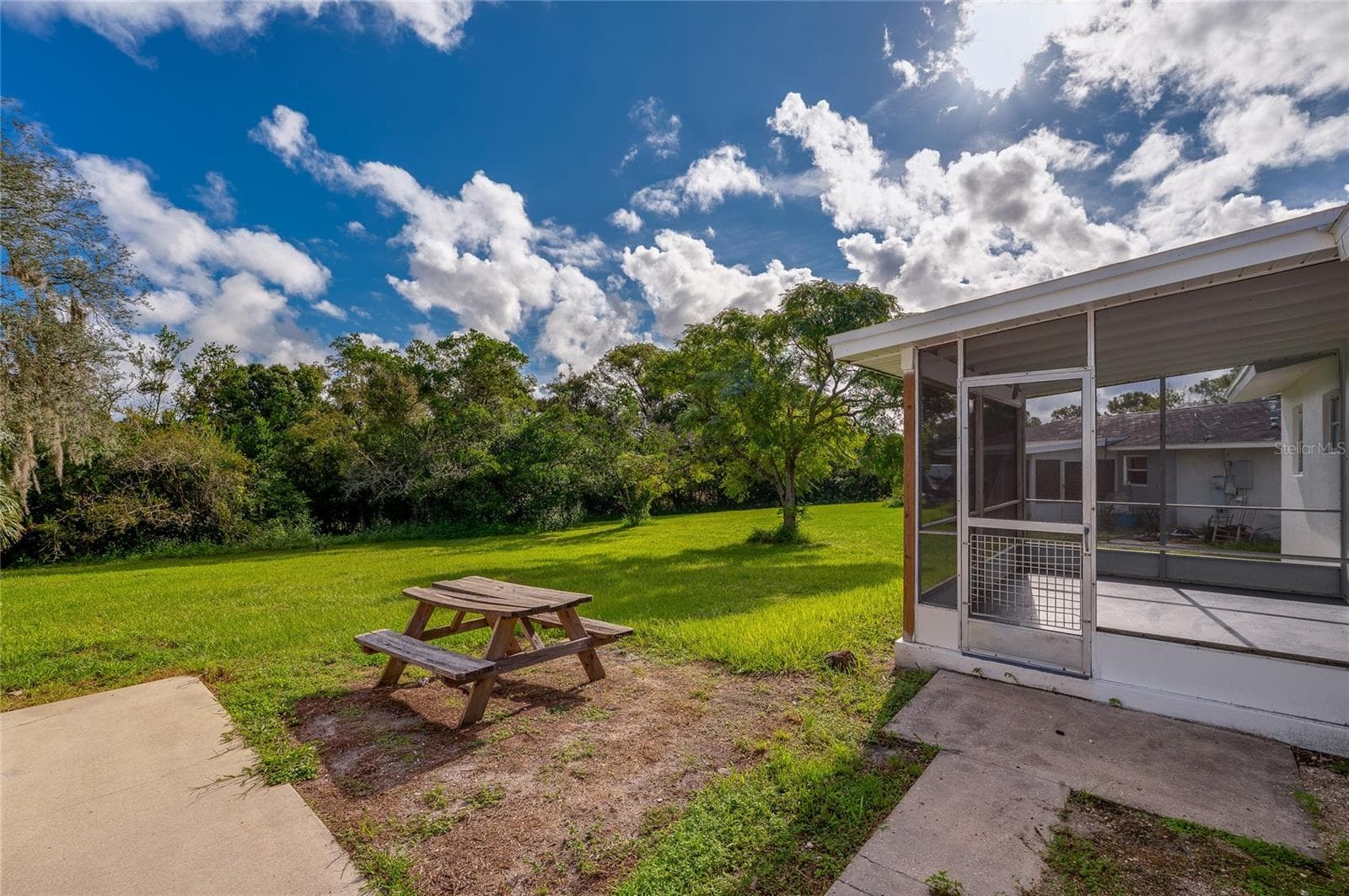 Single Family Residence at 971 N WAYCROSS CIR, DELTONA, photo 19 of 37