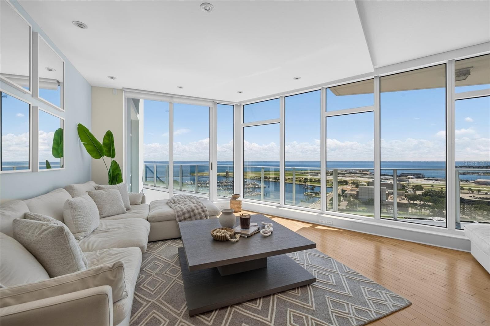 Condominium at 175 1ST ST S #2107, ST PETERSBURG, photo 5 of 52