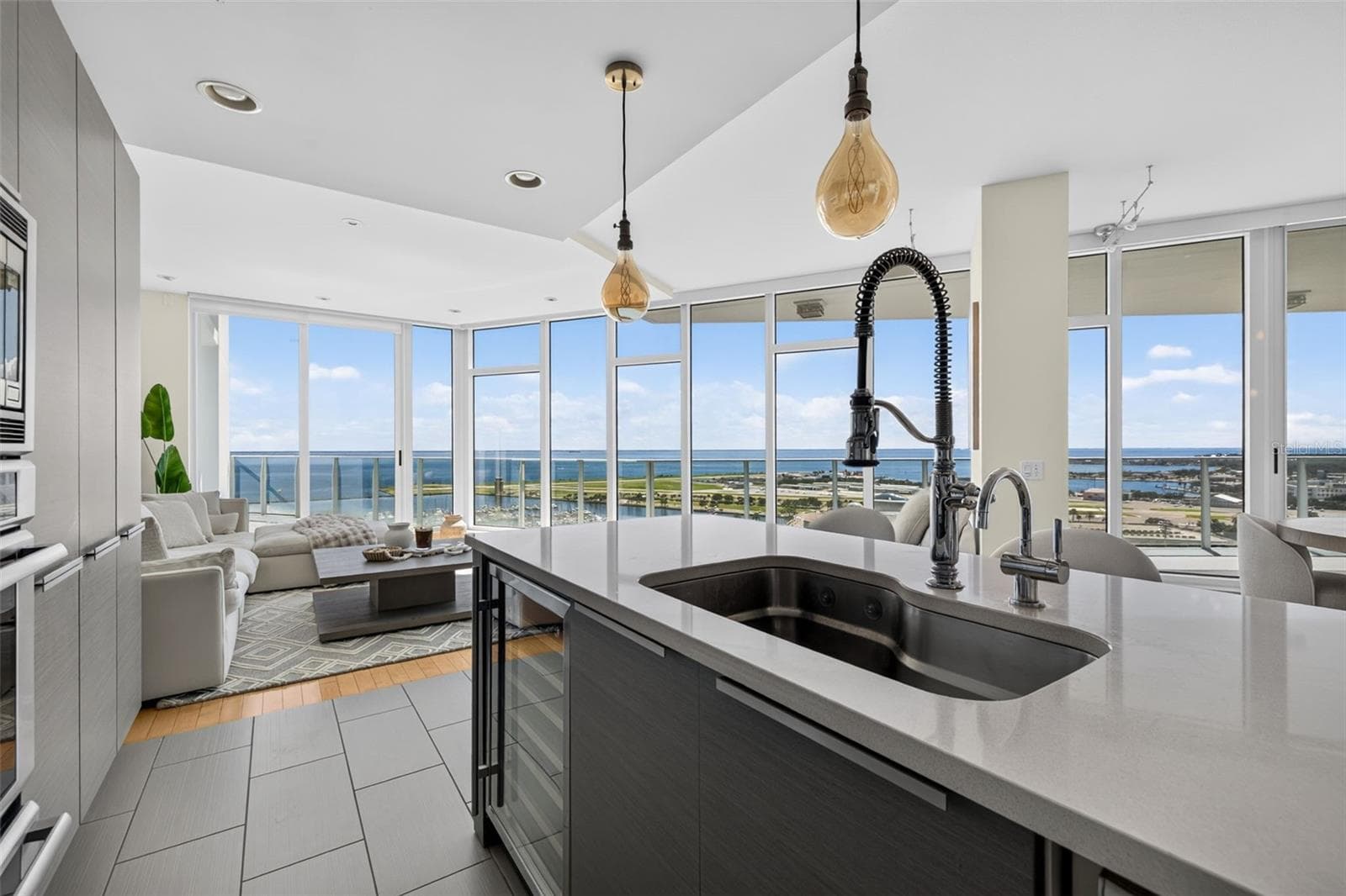 Condominium at 175 1ST ST S #2107, ST PETERSBURG, photo 9 of 52