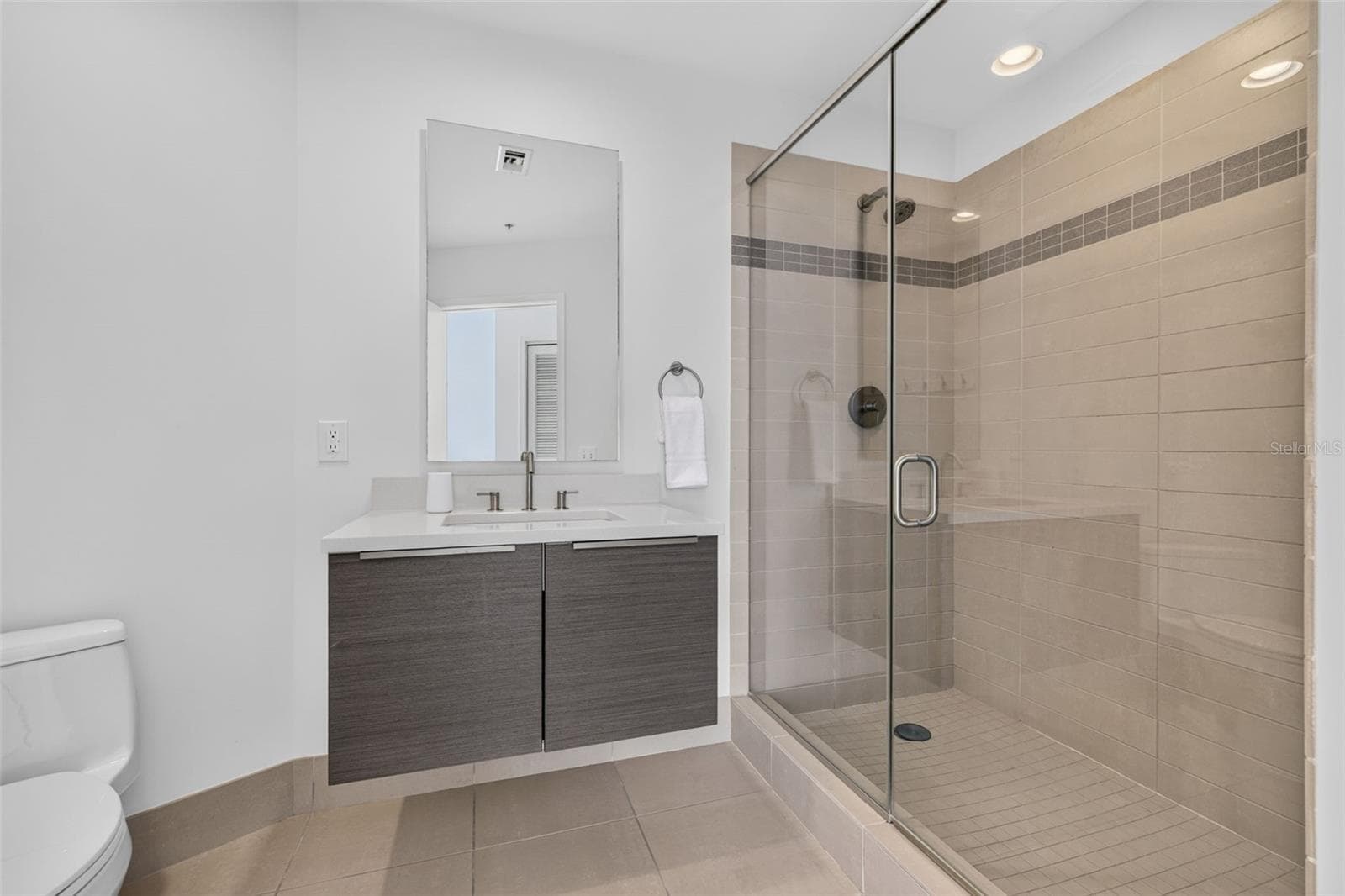 Guest Bed Bath - 175 1ST ST S #2107, ST PETERSBURG