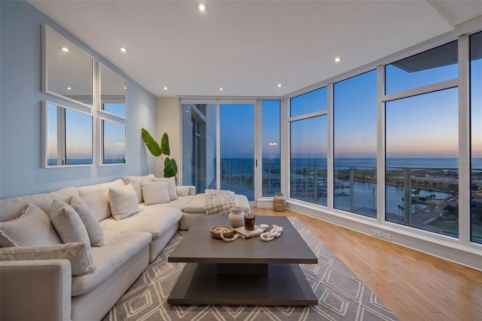 Condominium at 175 1ST ST S #2107, ST PETERSBURG, photo 45 of 52
