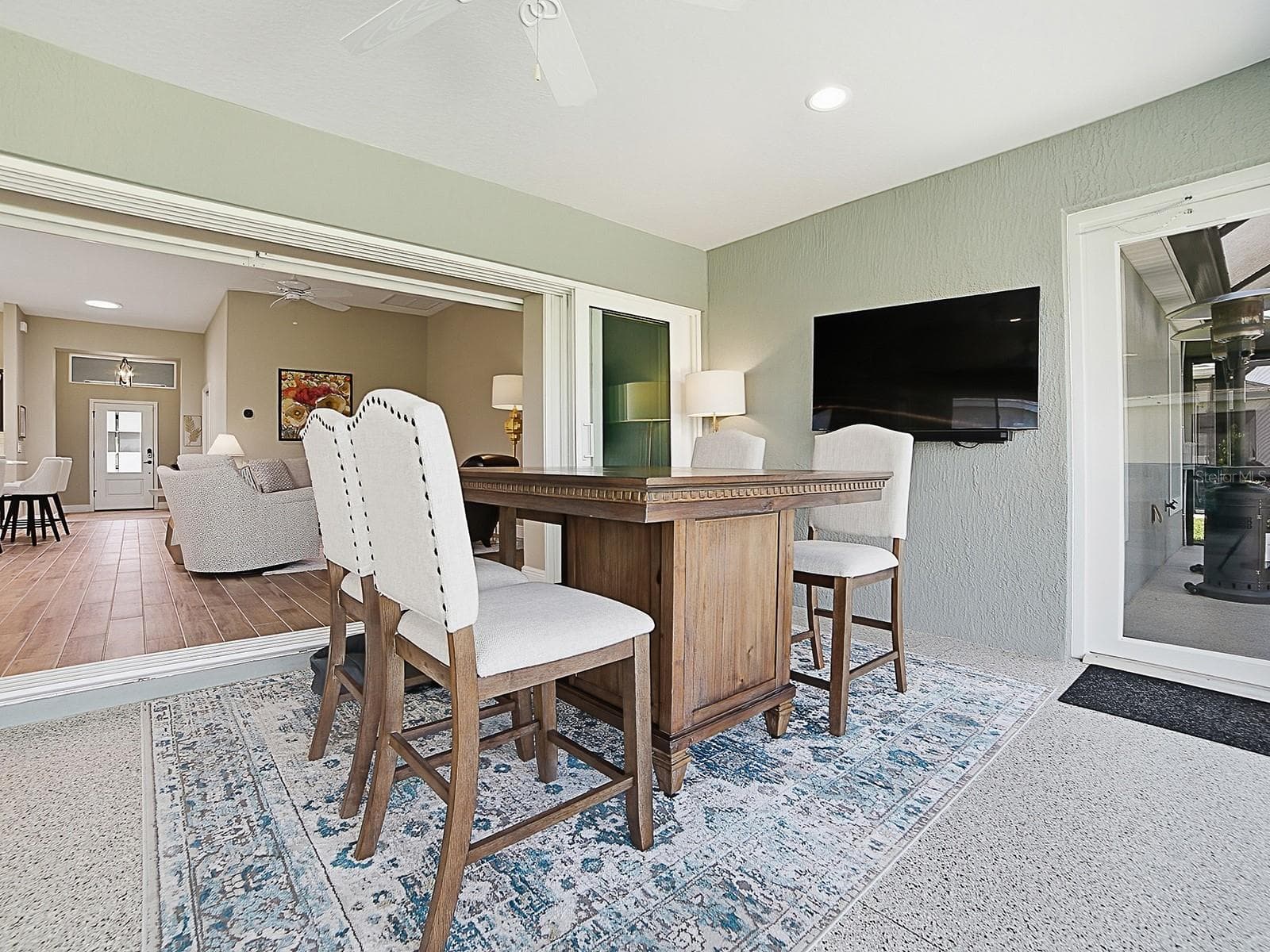 ANOTHER GREAT PLACE FOR ENTERTAINING OR DINING IN YOUR FLORIDA ROOM! - 3075 LICCIARDELLO PATH, THE VILLAGES