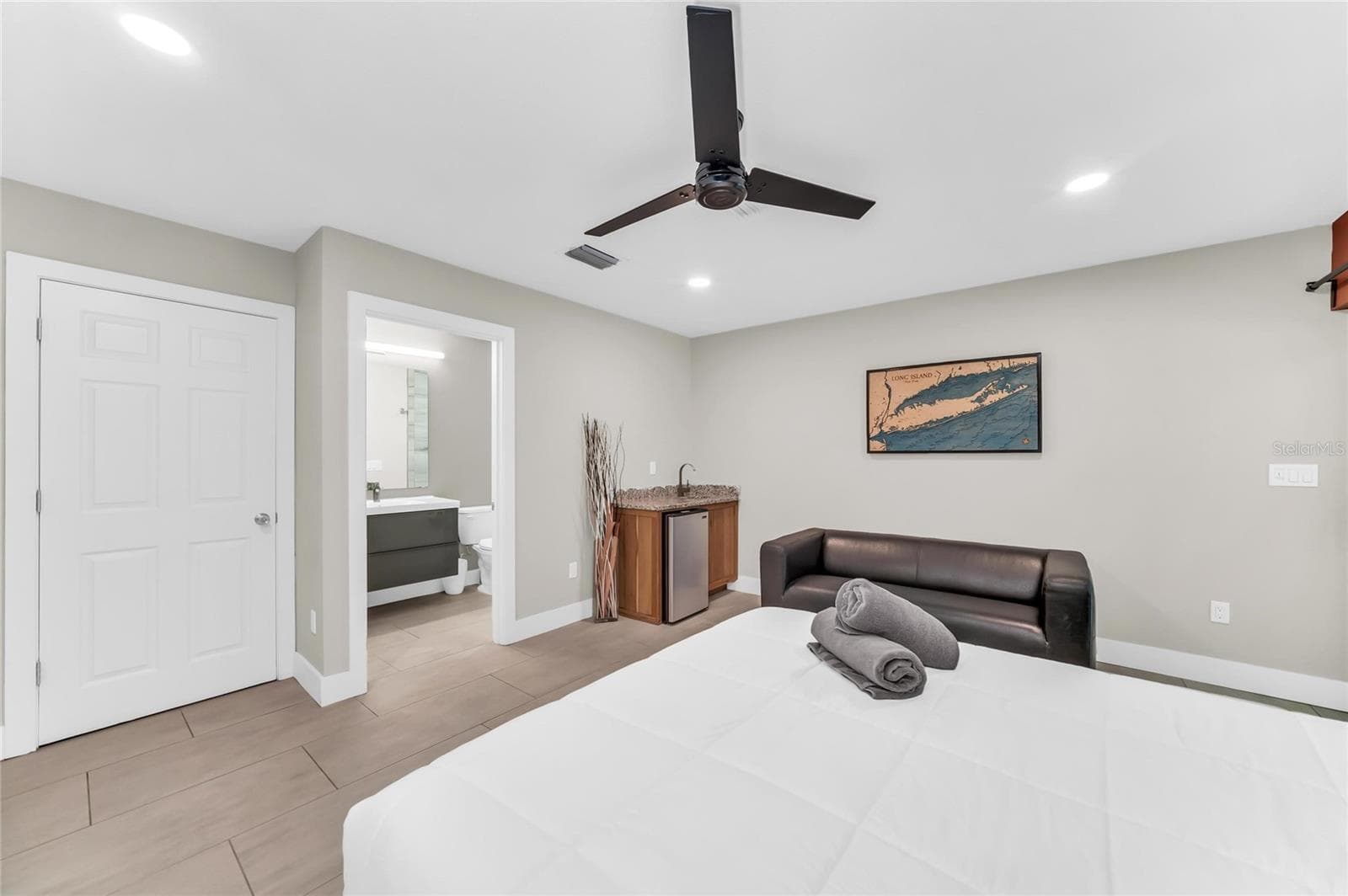 BDR 4 - 5005 10TH LN E, BRADENTON