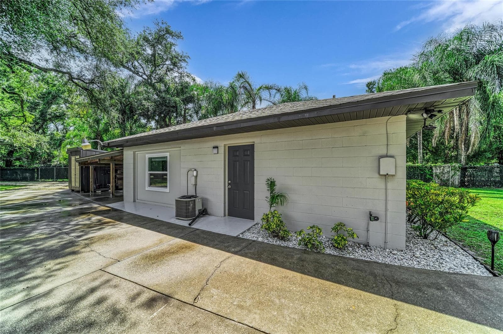 MIL UNIT - 5005 10TH LN E, BRADENTON