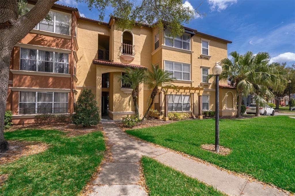 5128 CONROY RD #13