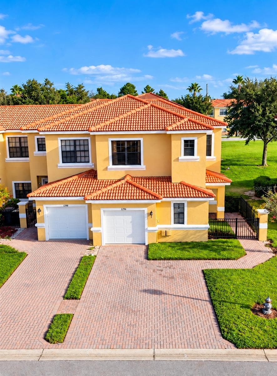 Townhouse at 1298 CLOVE DR, POINCIANA, photo 2 of 32