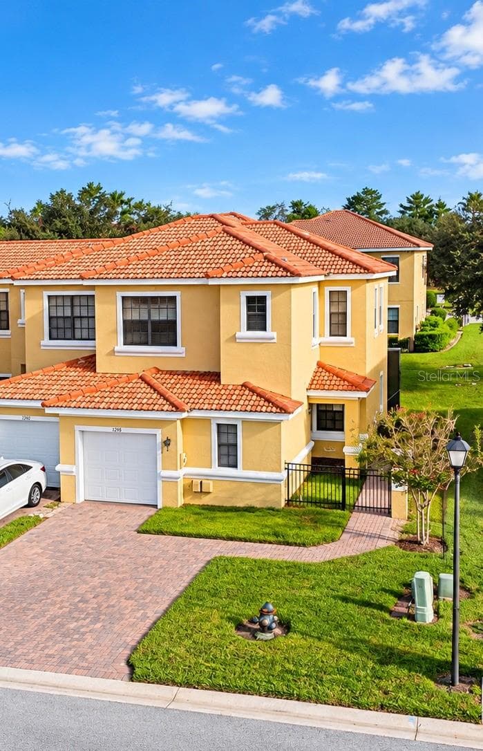 Townhouse at 1298 CLOVE DR, POINCIANA, photo 3 of 32