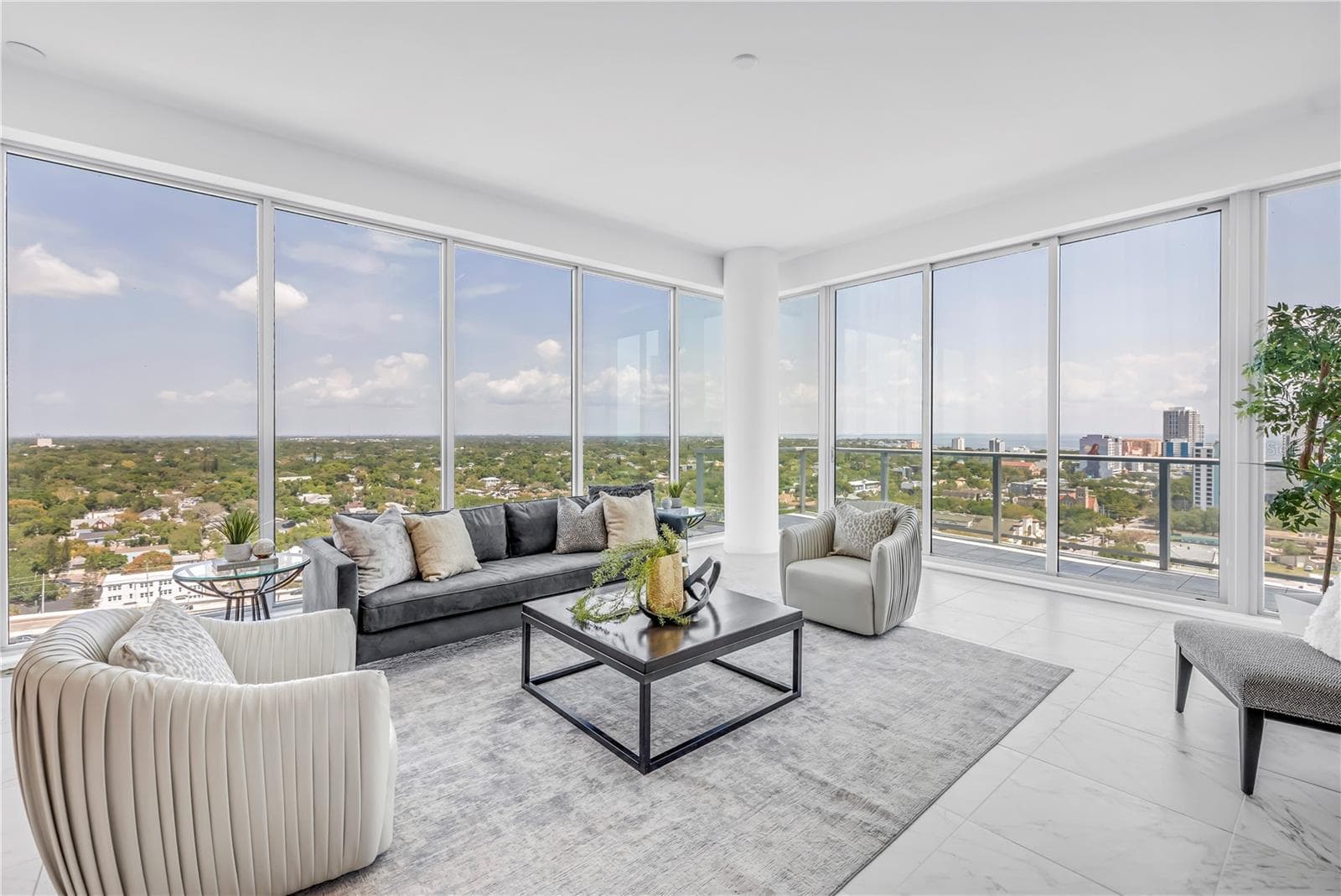 views of Mirror Lake, City Skyline and Tampa bay , can see all the way to Tampa! - 777 3RD AVE N #1703, ST PETERSBURG