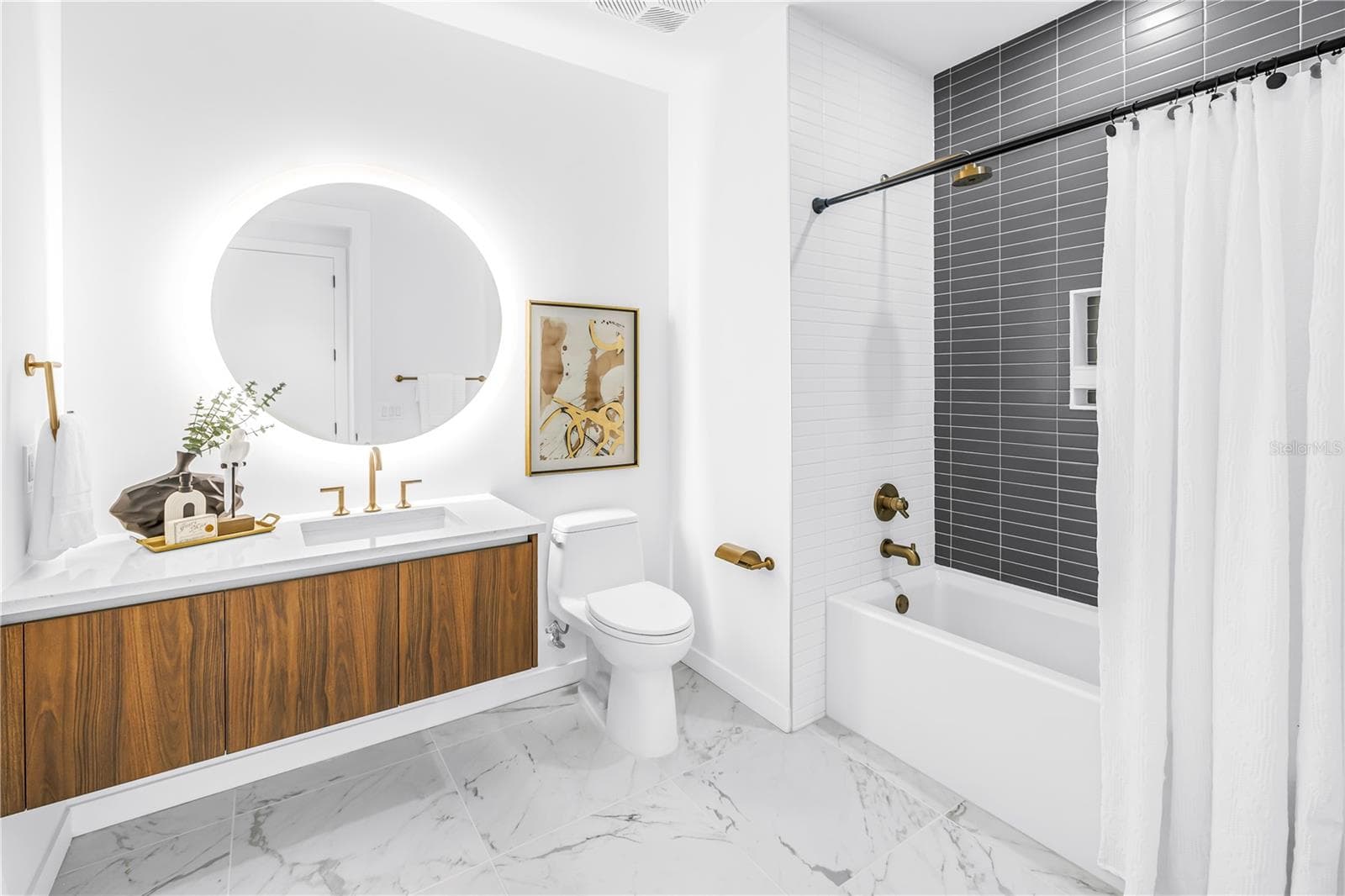 guest bath with shower/tub - 777 3RD AVE N #1703, ST PETERSBURG