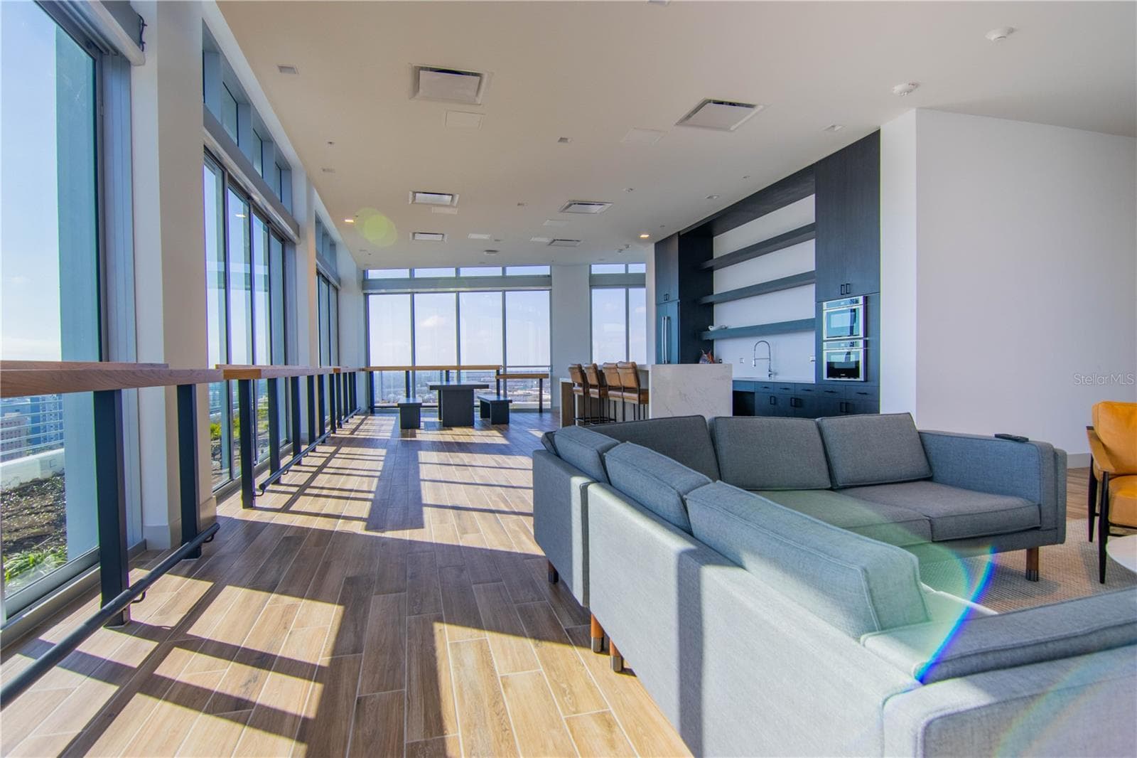 Condominium at 777 3RD AVE N #1703, ST PETERSBURG, photo 19 of 21