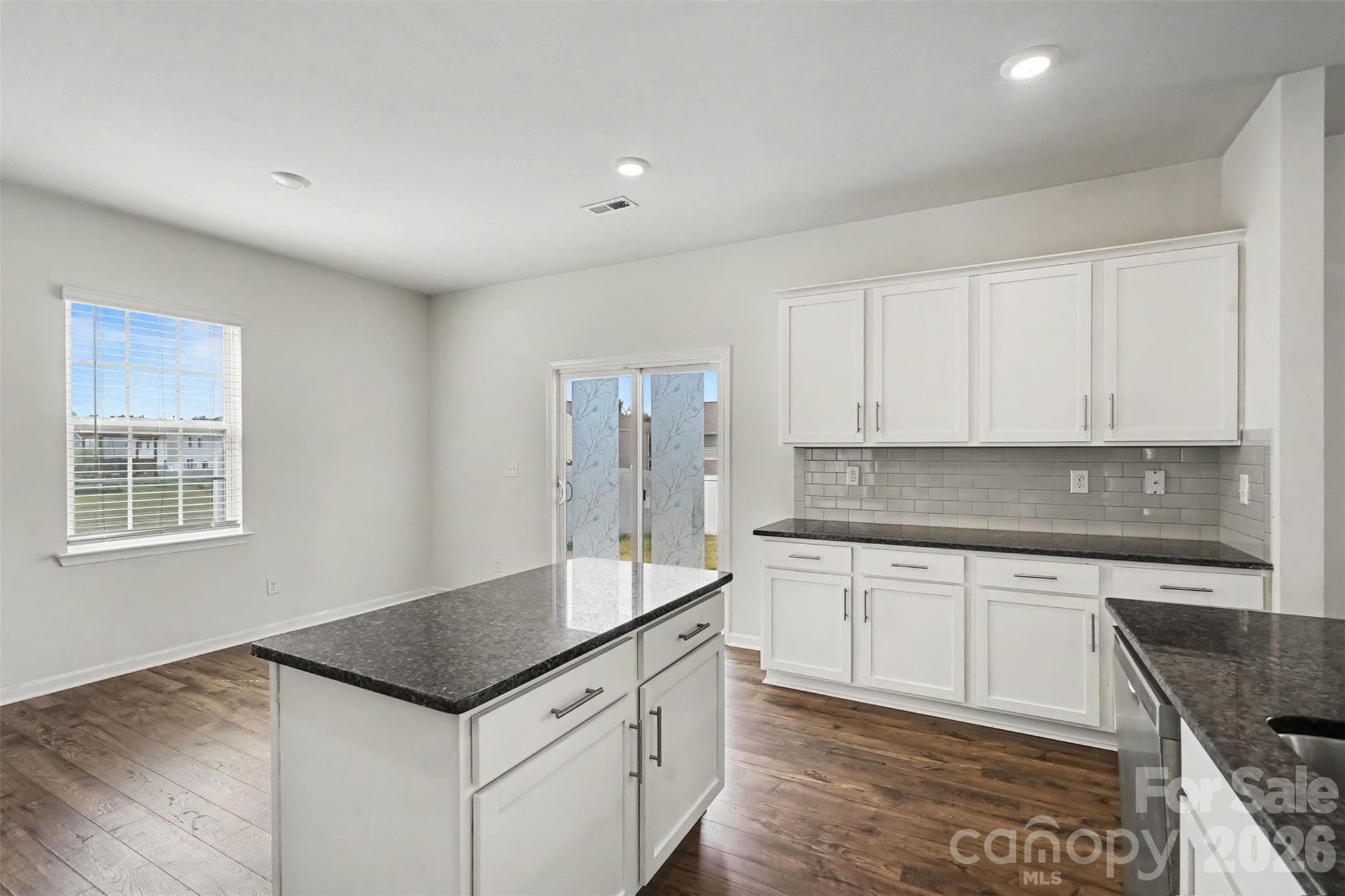Single Family Residence at 10631 Bradstreet Commons Way, Charlotte, photo 10 of 43
