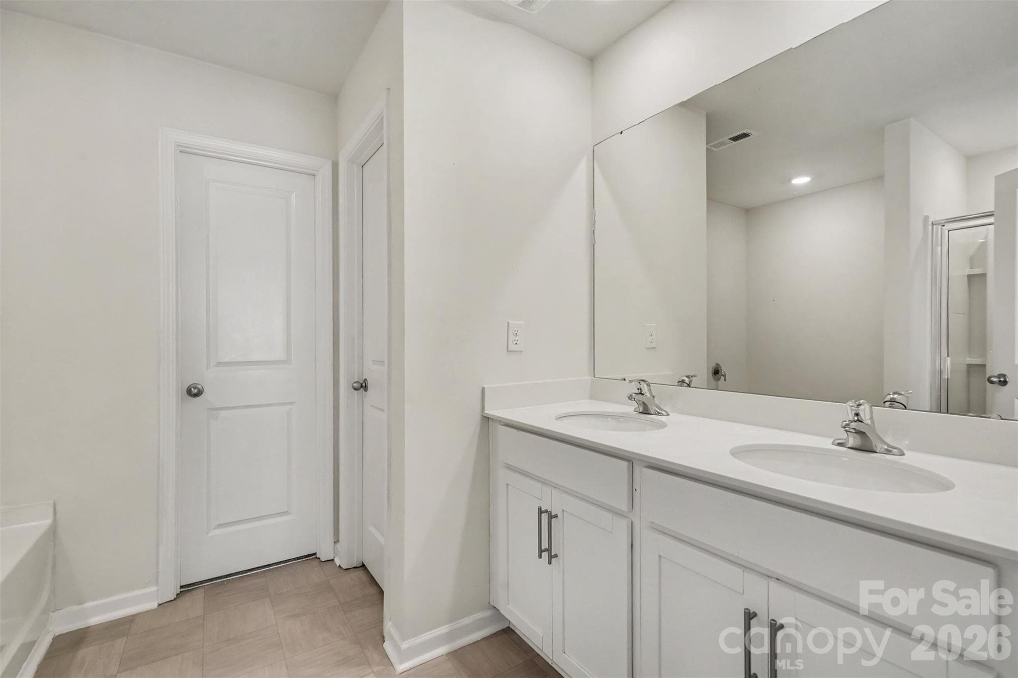 Single Family Residence at 10631 Bradstreet Commons Way, Charlotte, photo 28 of 43