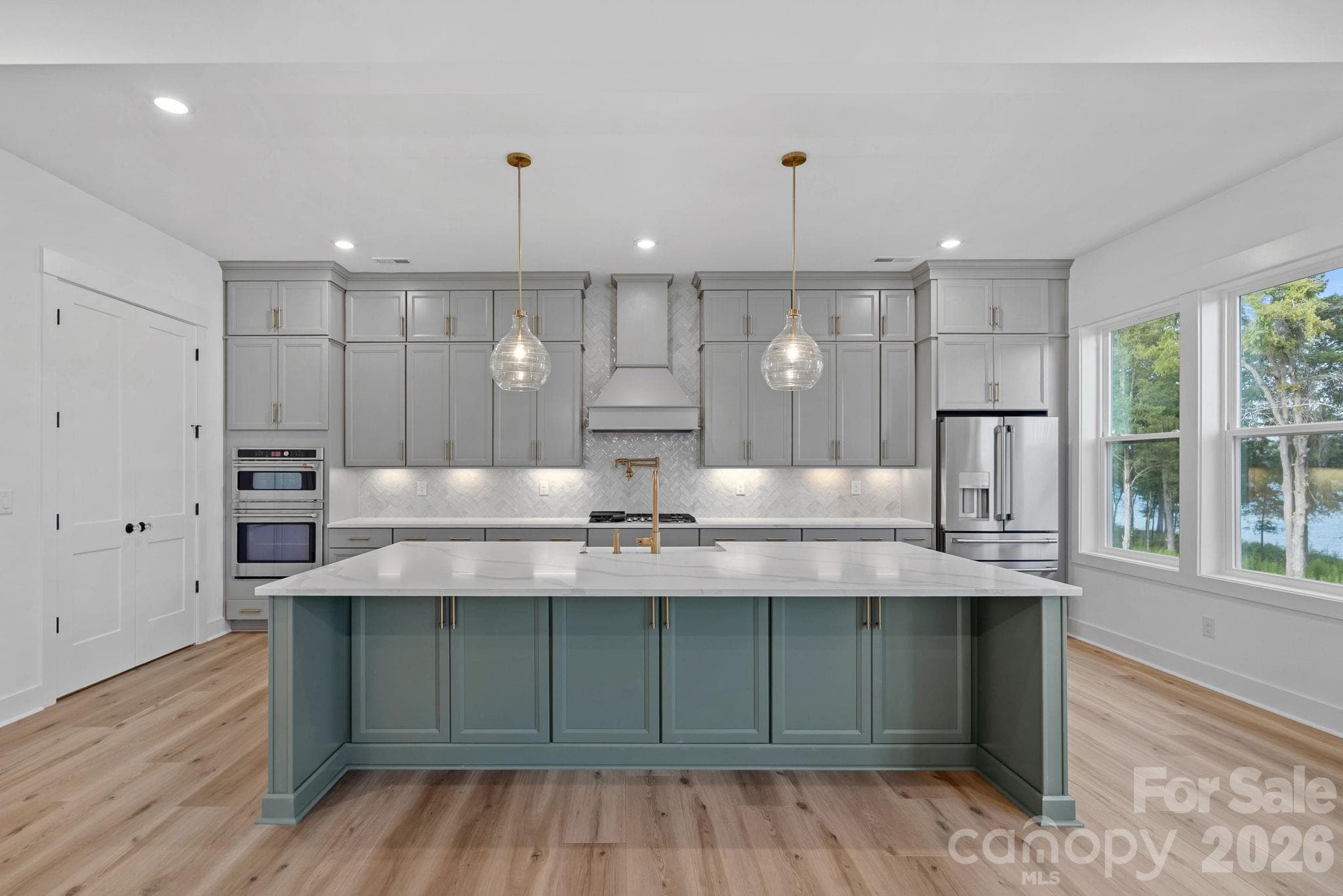 The gorgeous, gourmet kitchen speaks for itself... - 4477 Splash Trail, Sherrills Ford