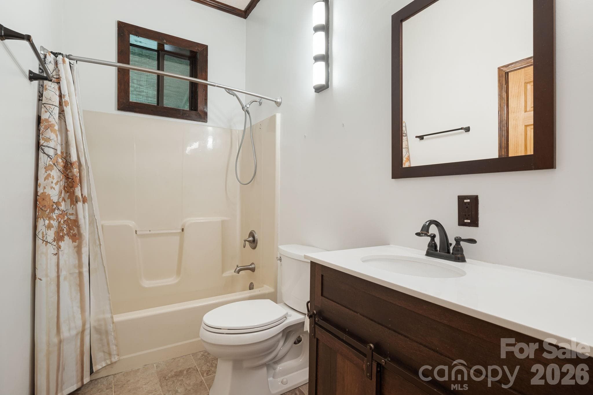 Primary Bath - 125 Hyacinth Drive, Clyde