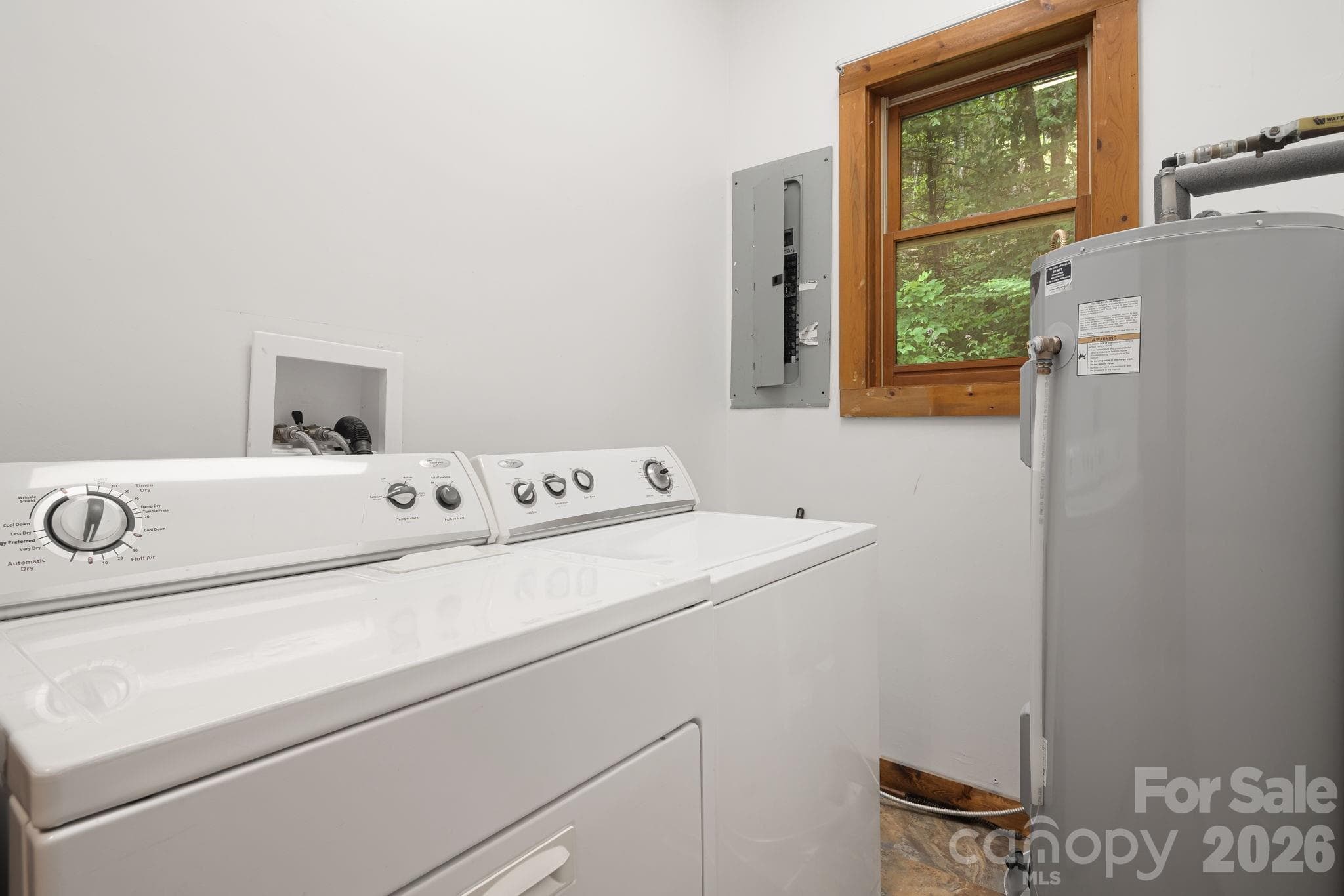 Downstairs Laundry - 125 Hyacinth Drive, Clyde