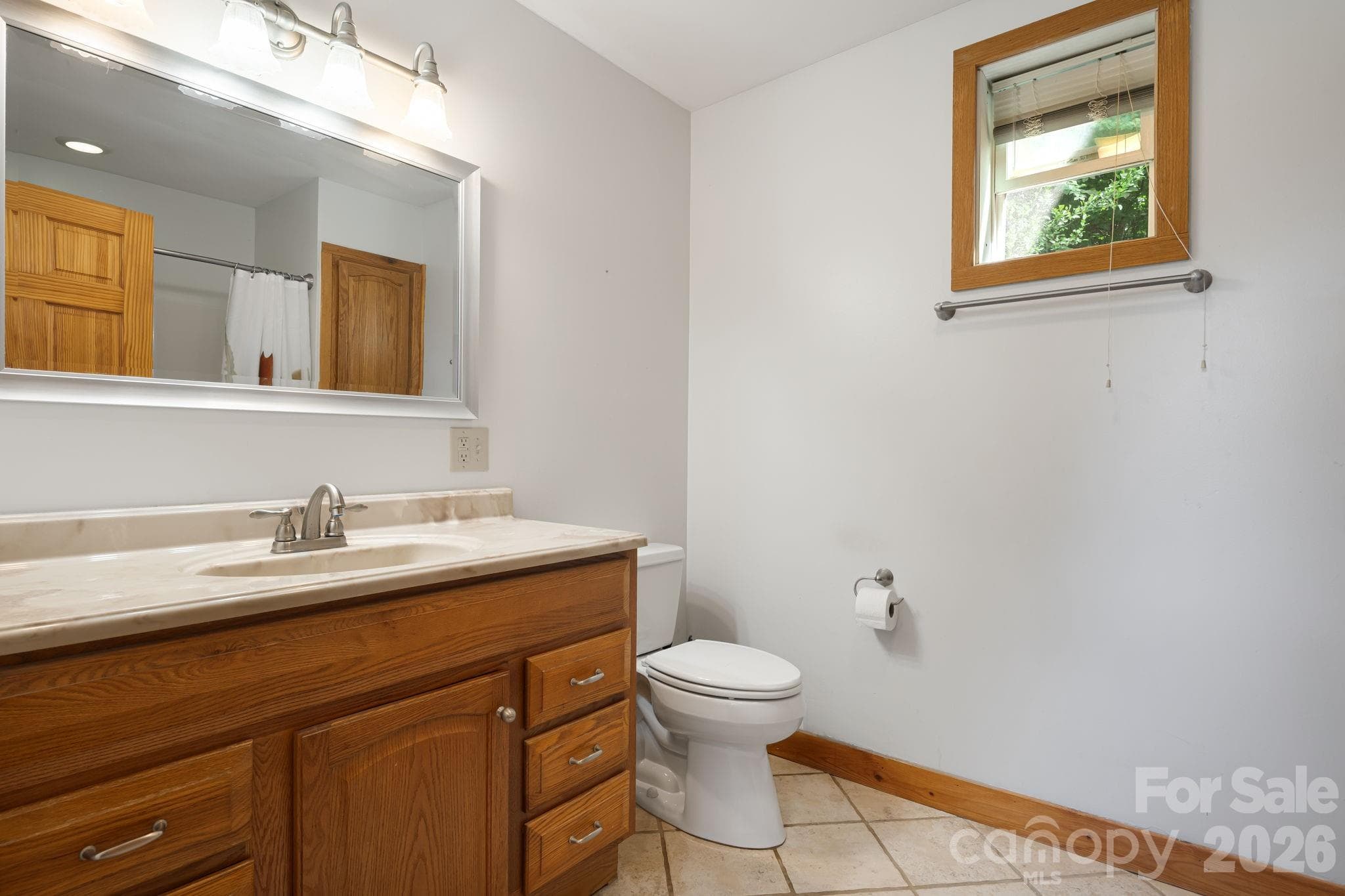 Downstairs Bathroom - 125 Hyacinth Drive, Clyde