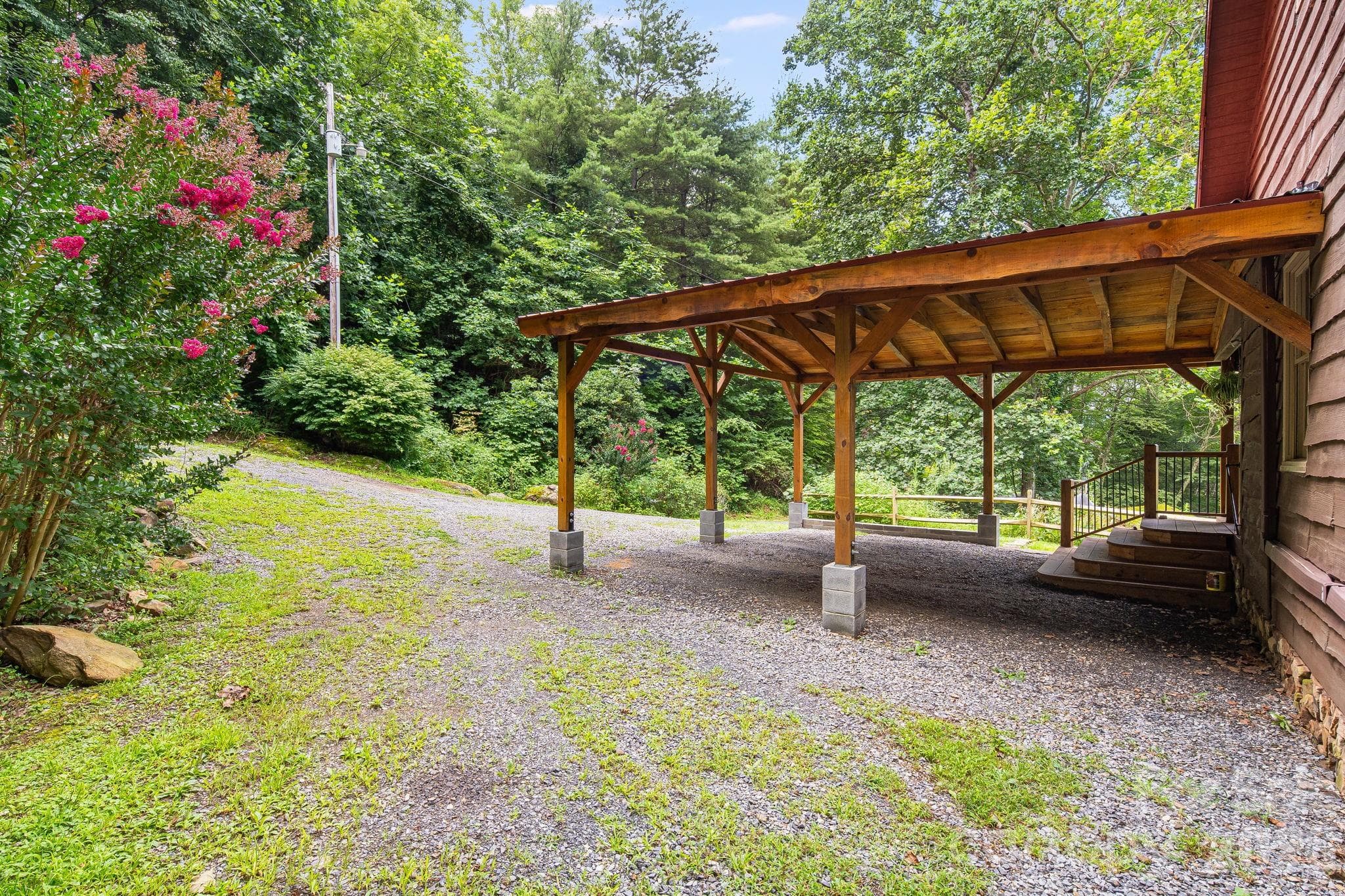 Carport - 125 Hyacinth Drive, Clyde