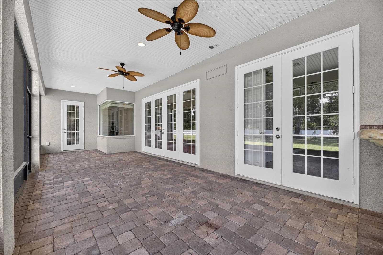 Lots of space for entertaining - 6408 WALKERS GLEN DR, LAKELAND