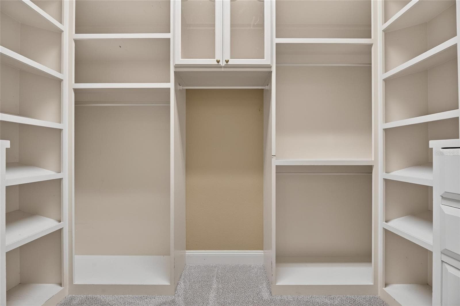 Huge Custom Closets - 6408 WALKERS GLEN DR, LAKELAND