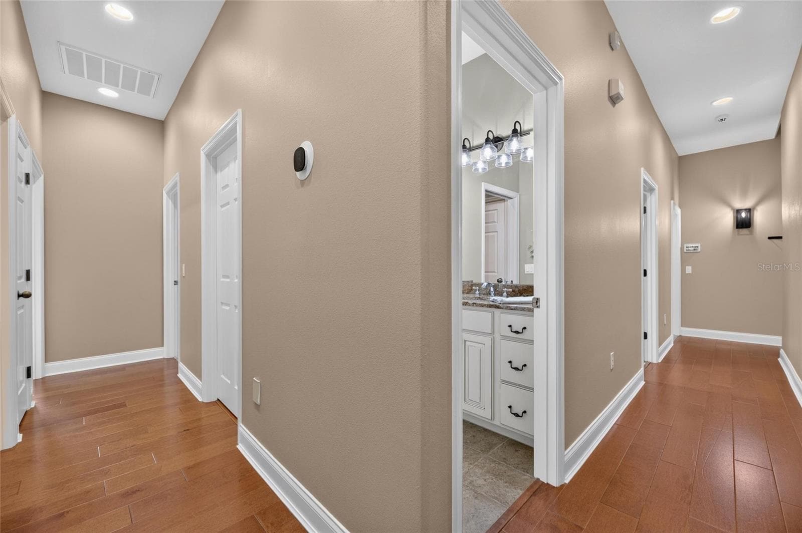 Guest Bedroom Suite Area with a Guest Bathroom - 6408 WALKERS GLEN DR, LAKELAND