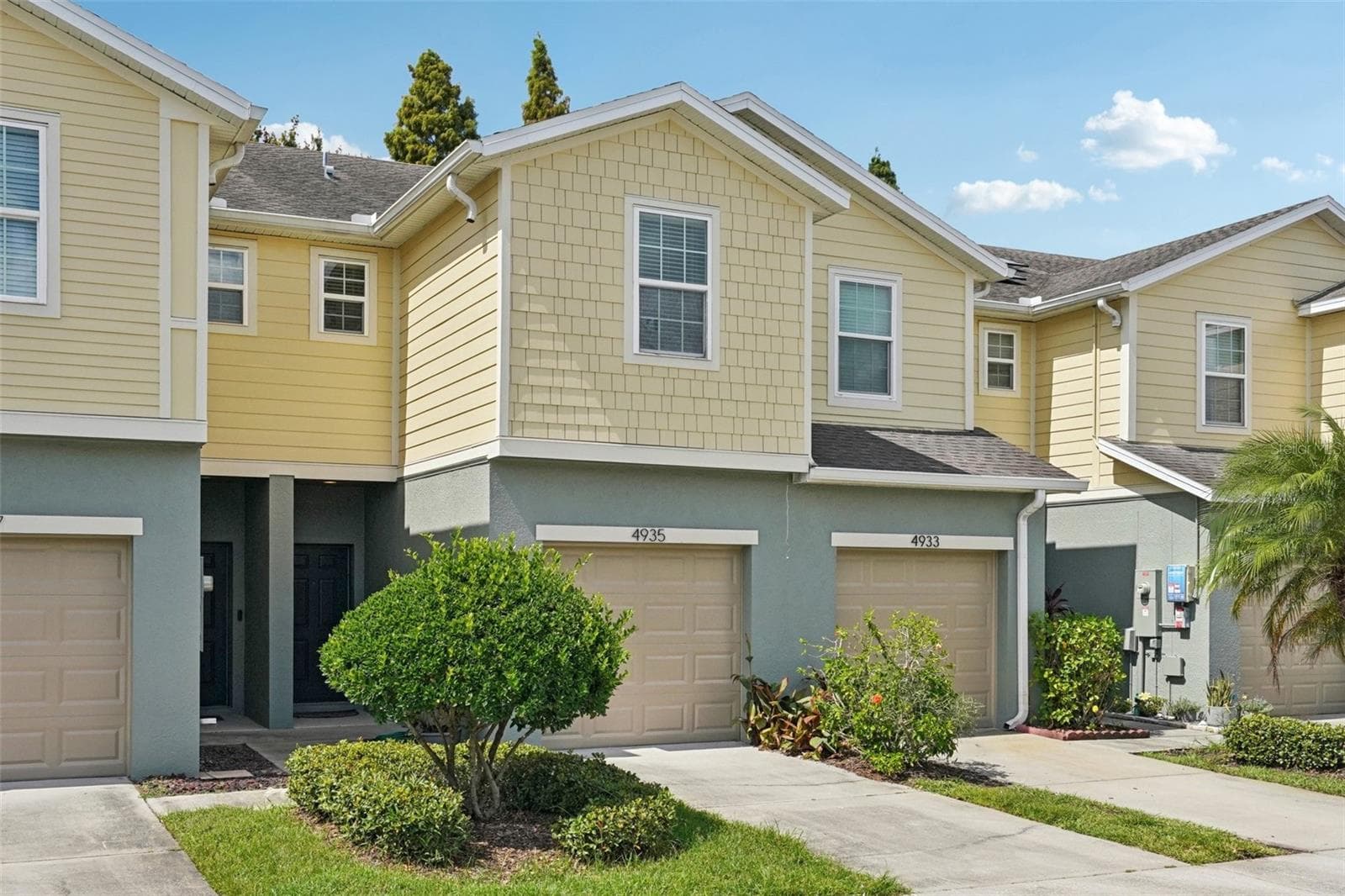 Townhouse at 4935 WHITE SANDERLING CT, TAMPA, photo 3 of 49