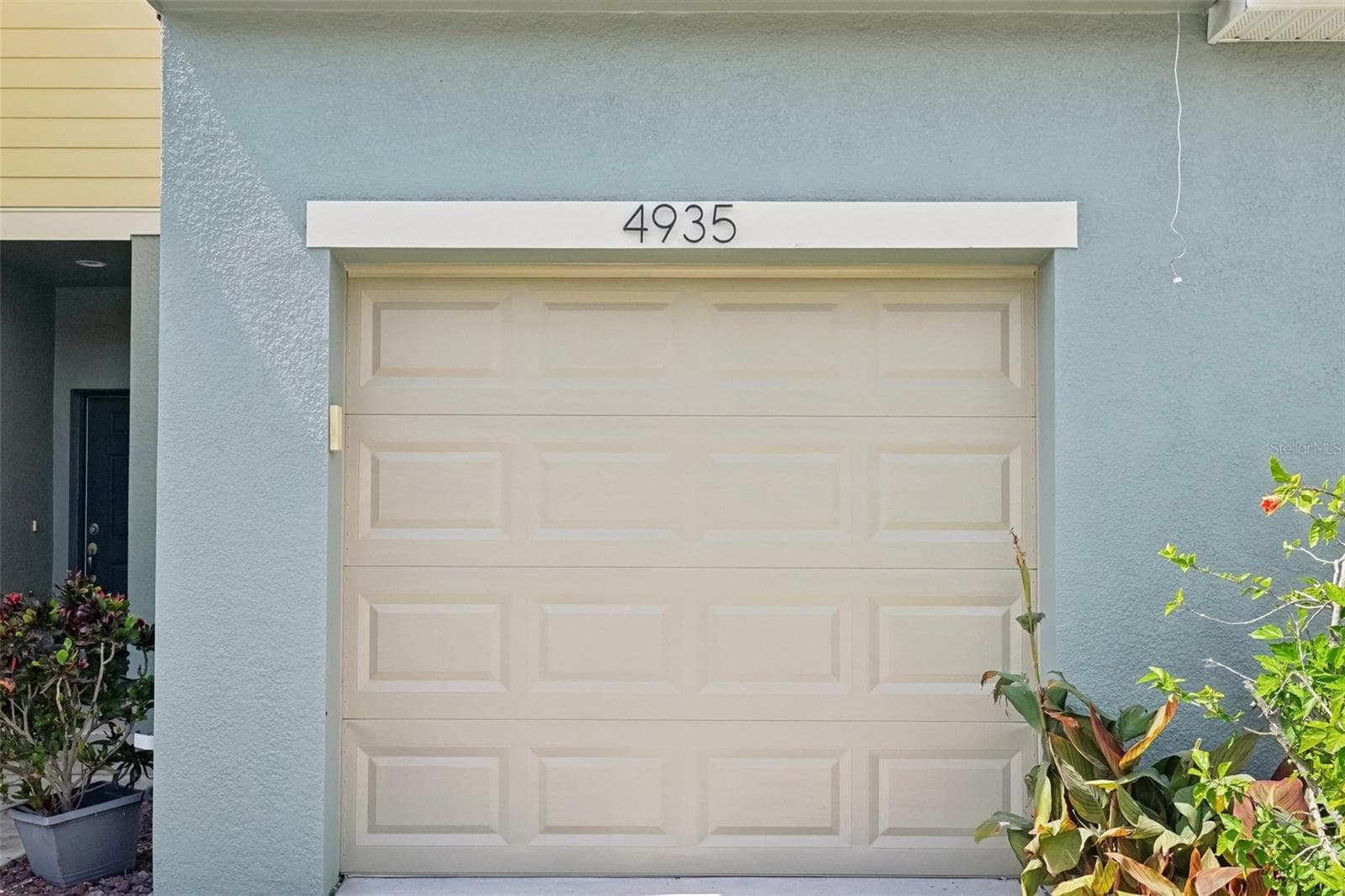 Townhouse at 4935 WHITE SANDERLING CT, TAMPA, photo 4 of 49