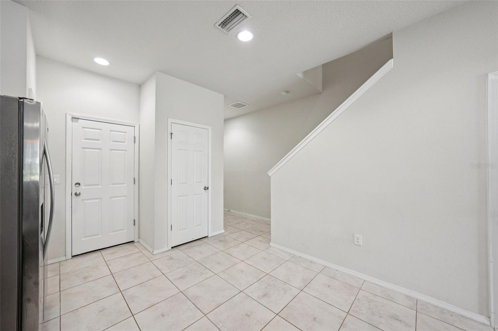 Townhouse at 4935 WHITE SANDERLING CT, TAMPA, photo 5 of 49